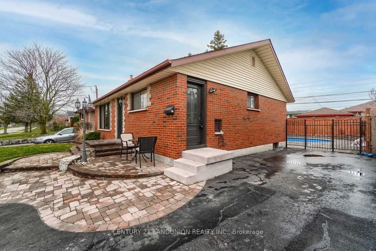 371 Elizabeth Street, Oshawa 2
