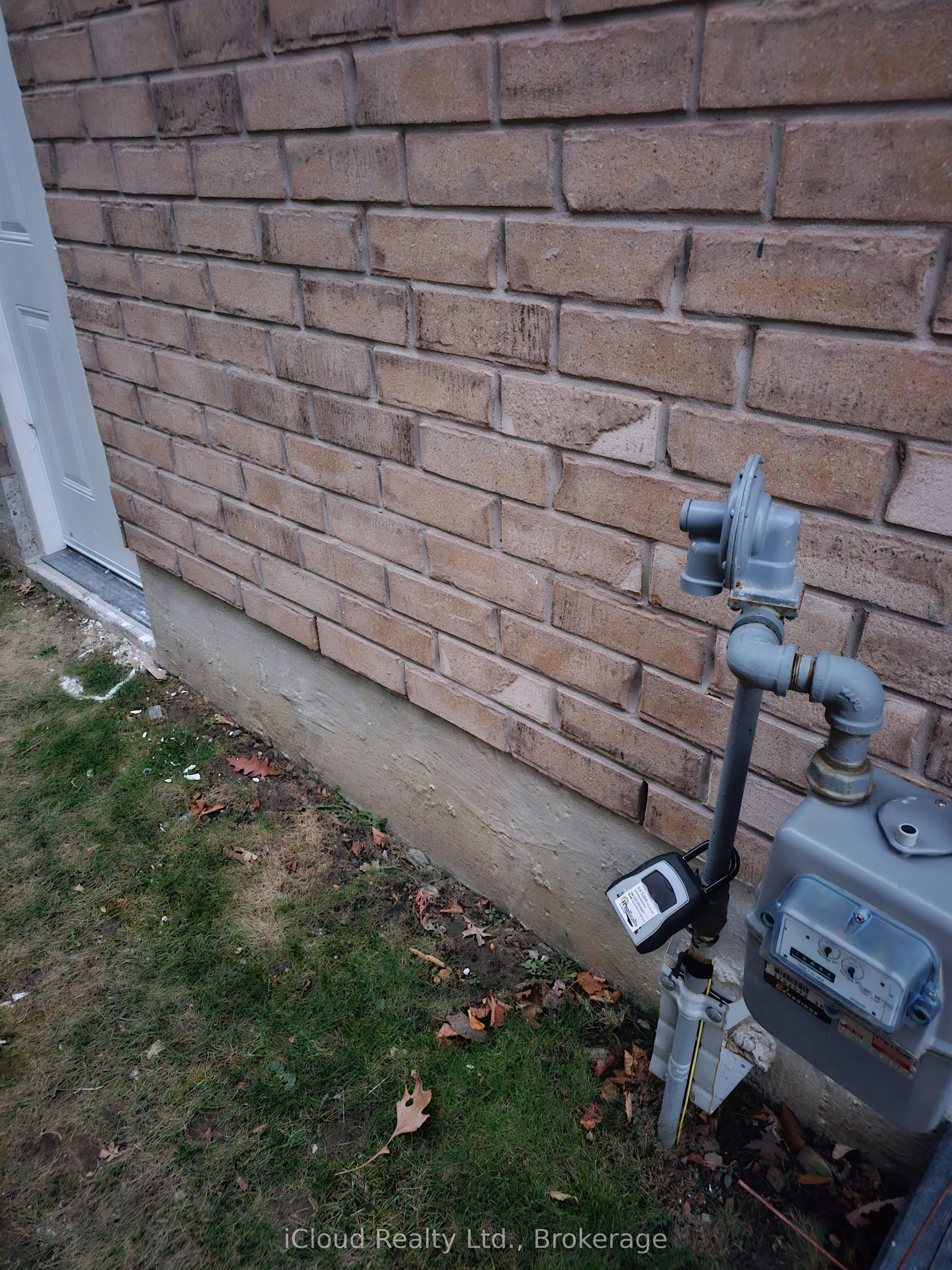 Unit Bsmt - 95 Northglen Boulevard, Clarington 2