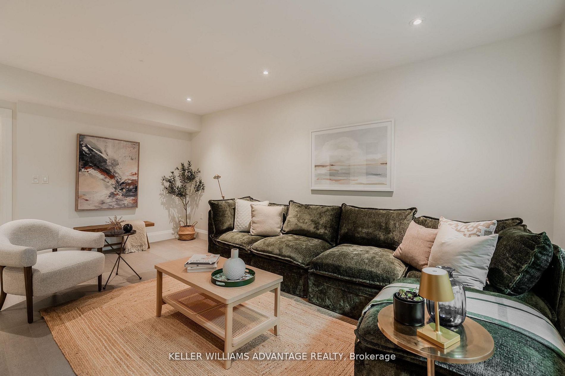 Unit Lower - 35 Duart Park Road, Toronto 2