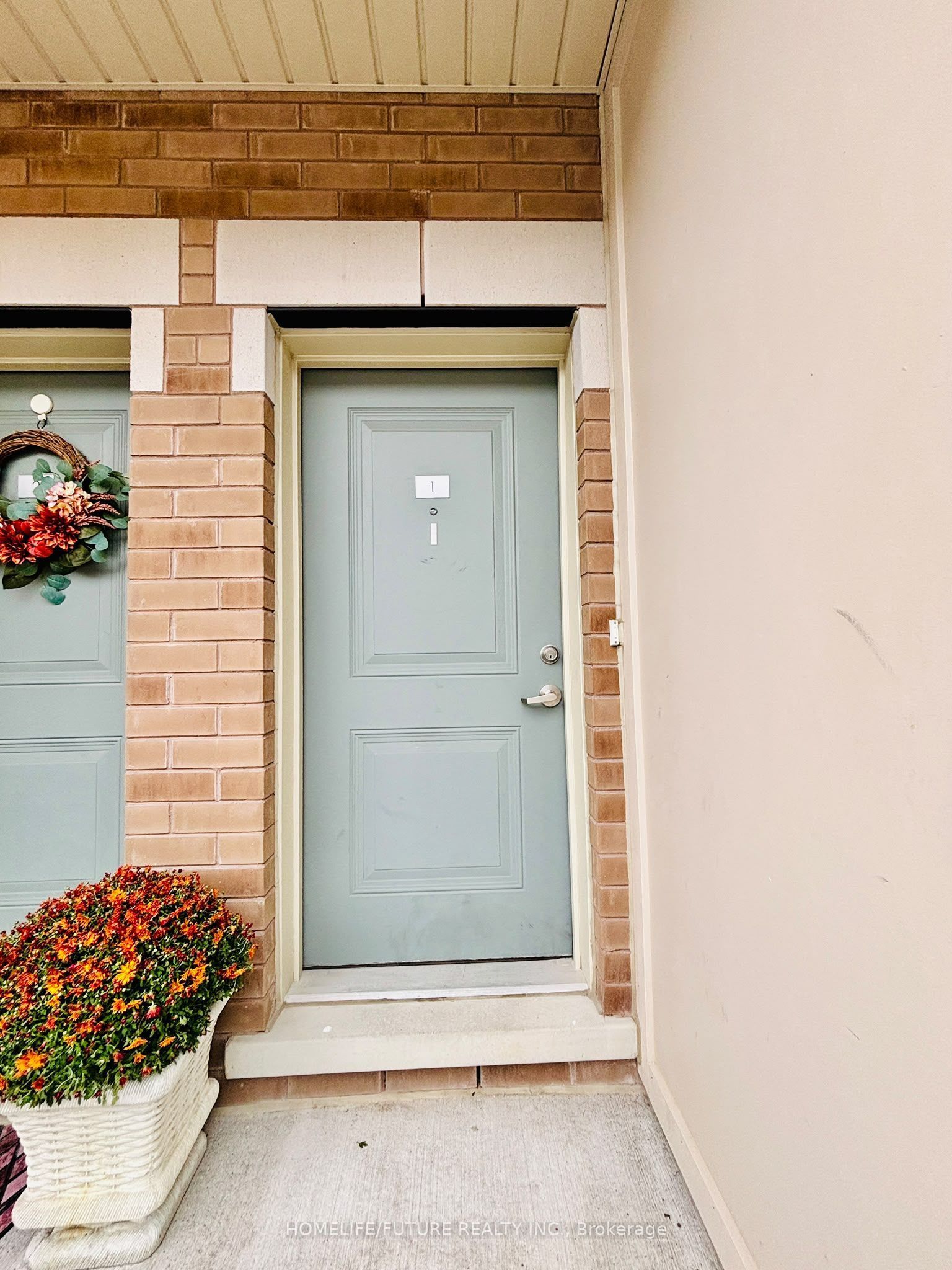 Unit 1 - 475 Beresford Path, Oshawa 3