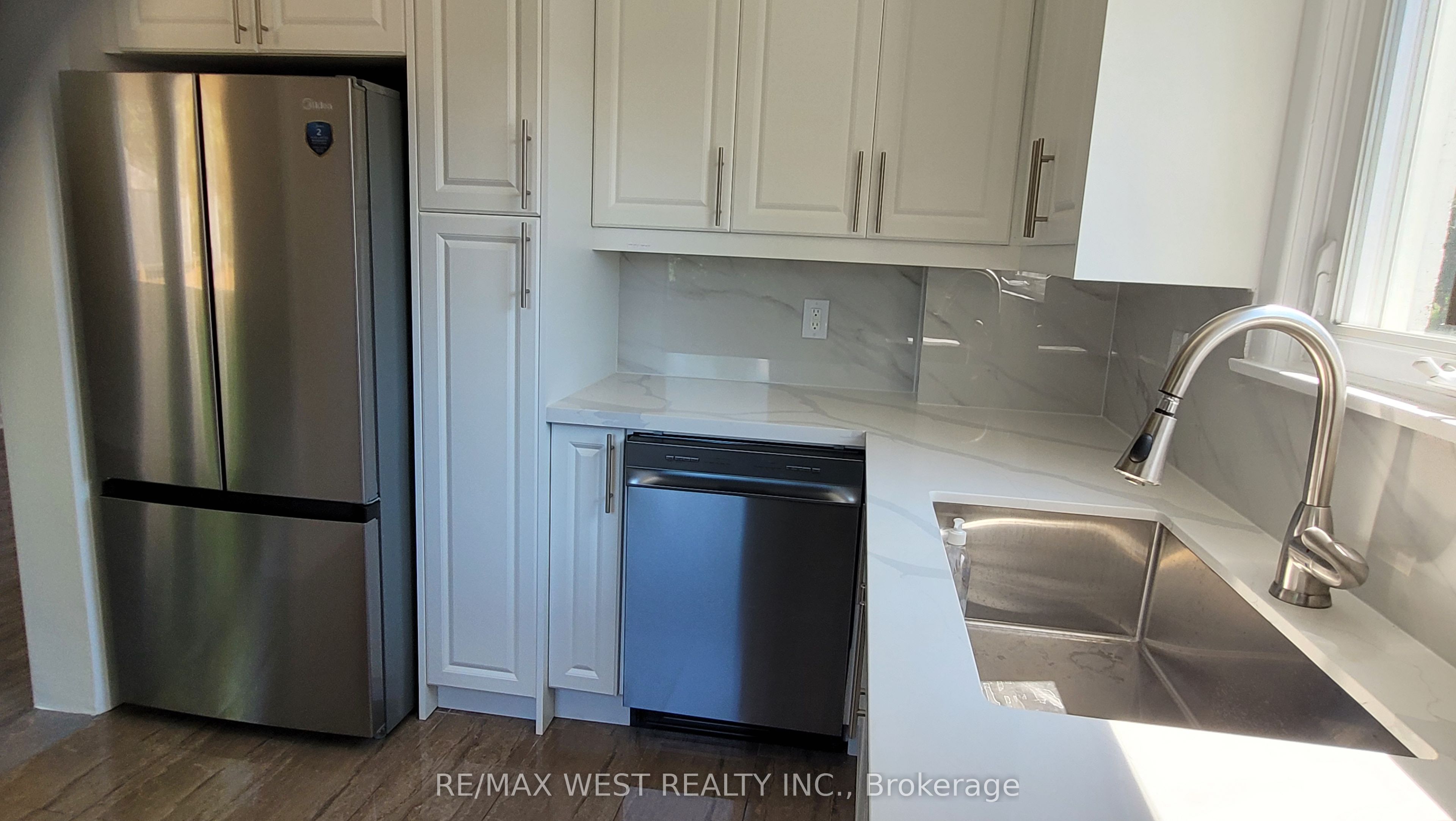 Unit Upper - 65 Clapperton Avenue, Scarborough 3