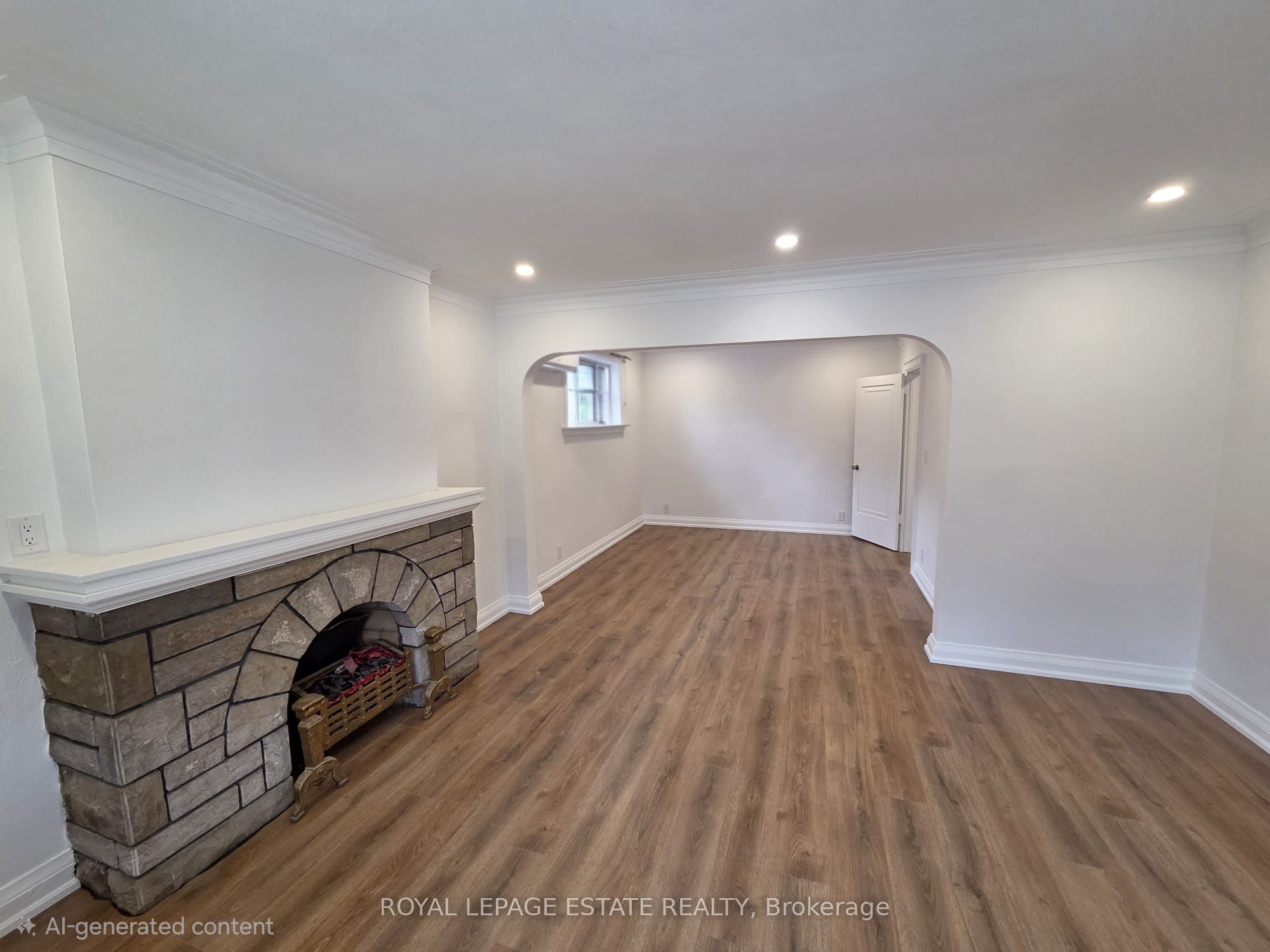Unit Main - 839 Coxwell Avenue, Toronto 5