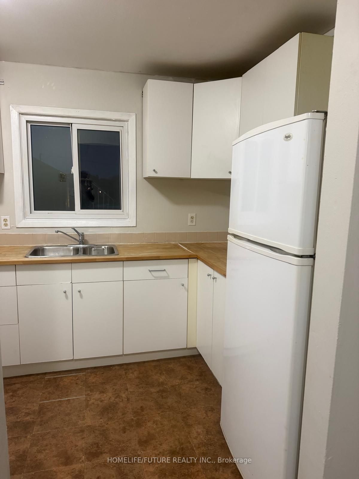 Unit 2 - 255 Porter Street, Oshawa 5
