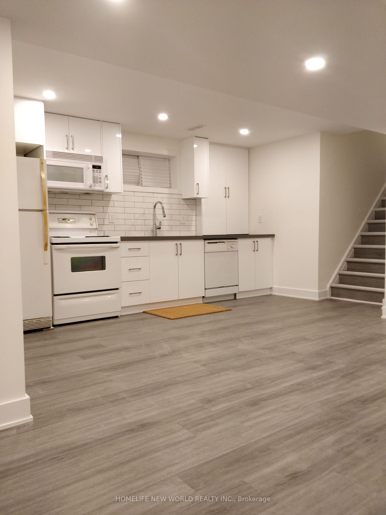 Unit Lower - 1185 Woodbine Avenue, Toronto 2