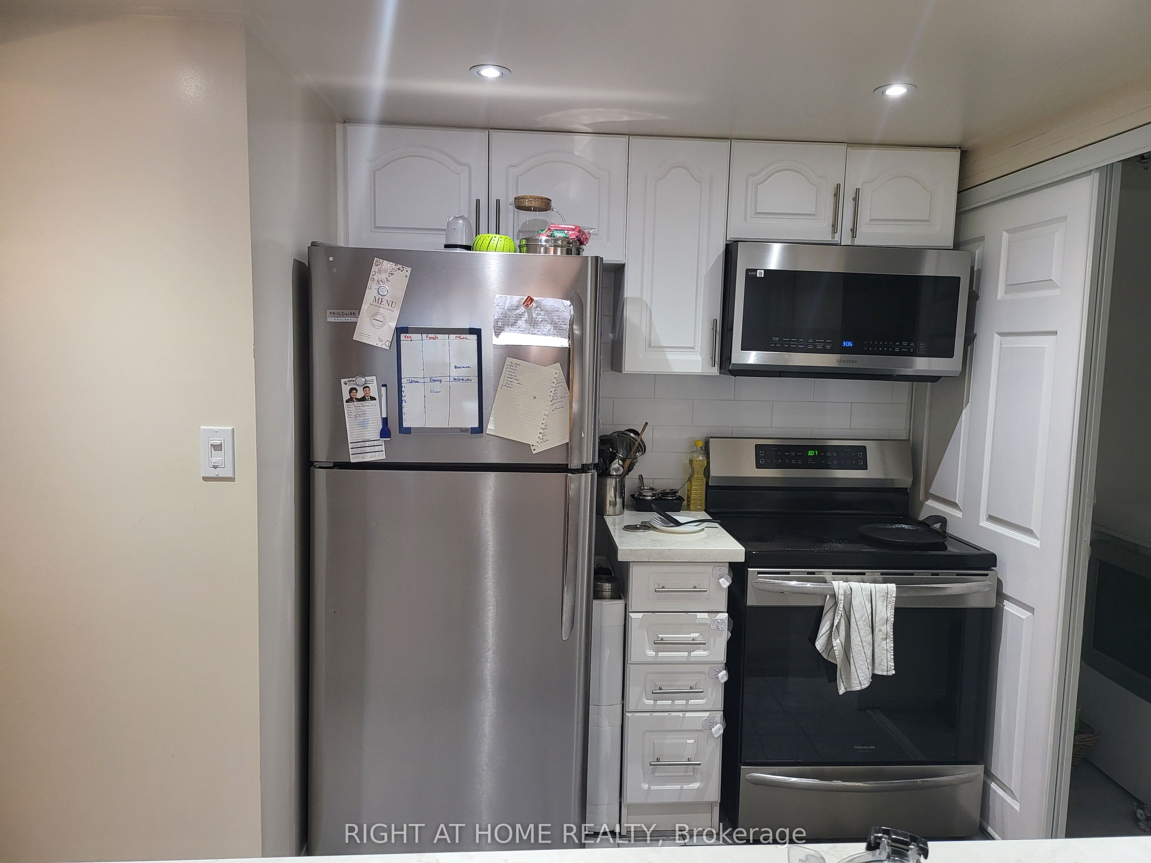 Unit 1502 - 88 Corporate Drive, Scarborough 2