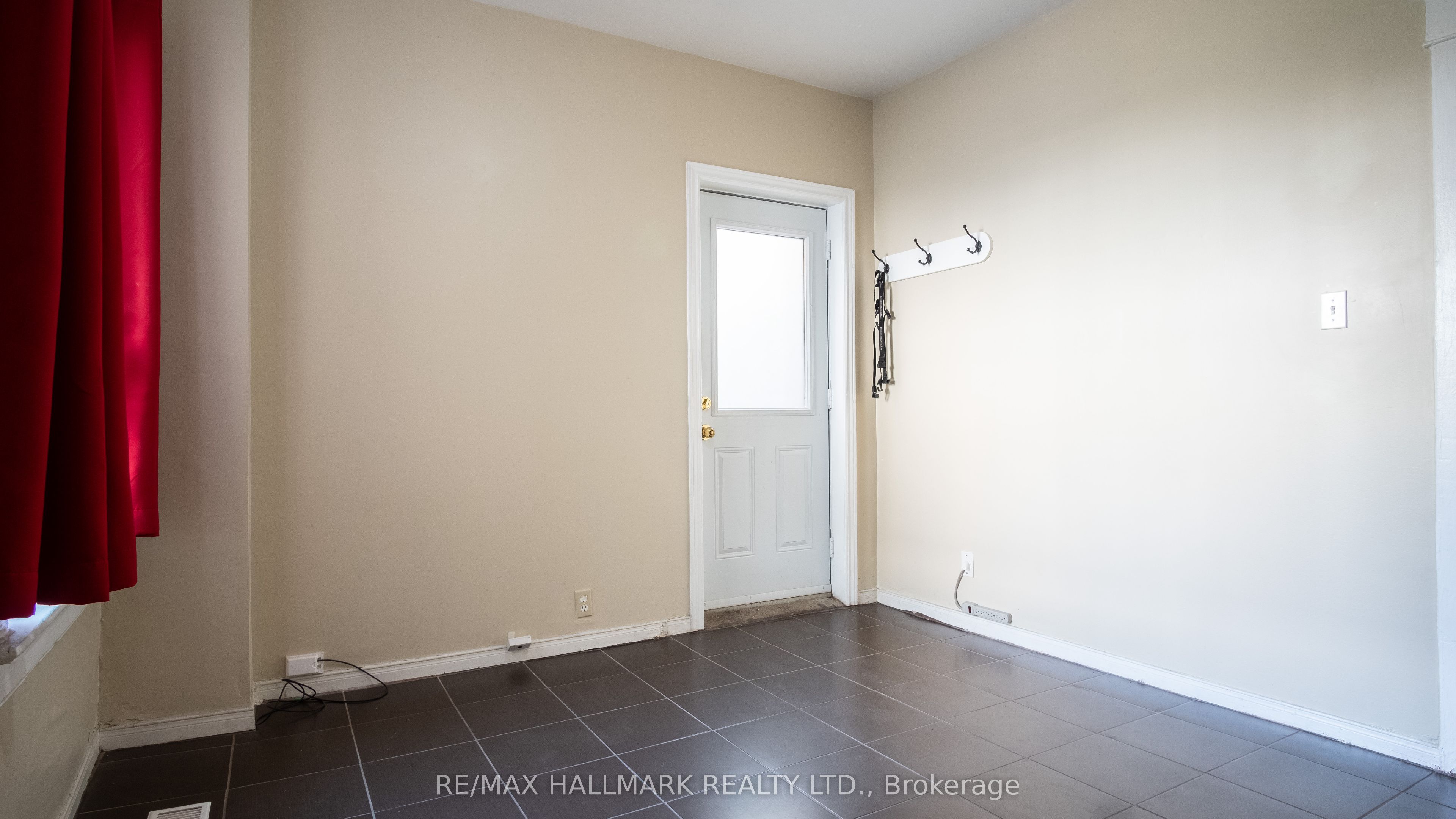 Unit 3 - 560 Jones Avenue, Toronto 5