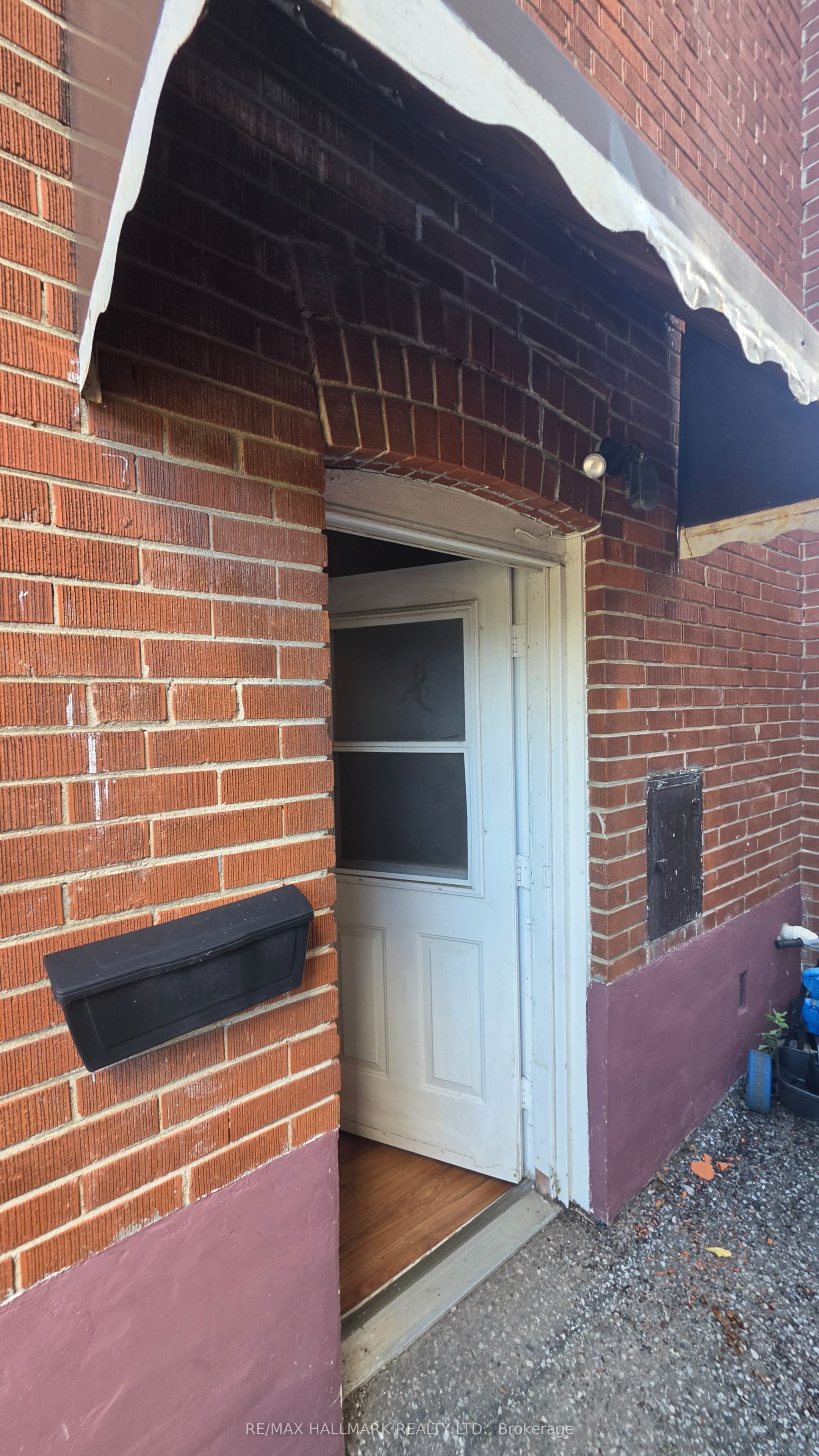 Unit Lower Level - 15 North Bonnington Avenue, Scarborough 3