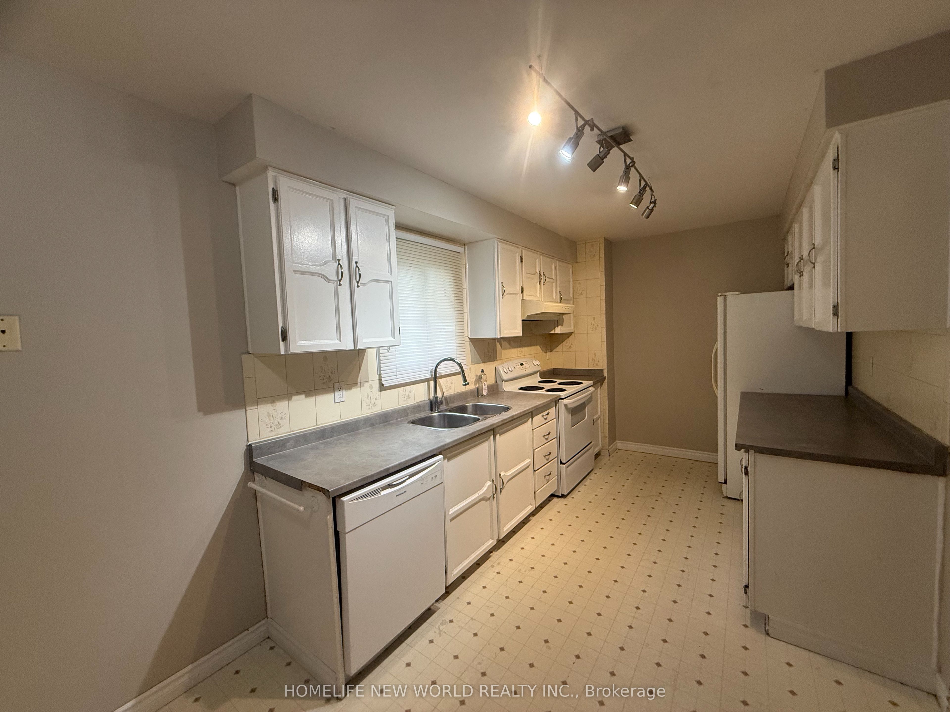 Unit Main, Lower - 12 Jacob Drive, Whitby 5