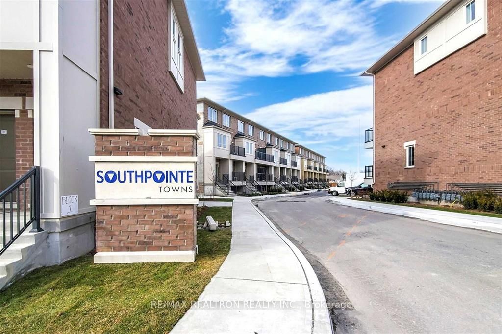 Unit 19 - 480 Beresford Path, Oshawa 2