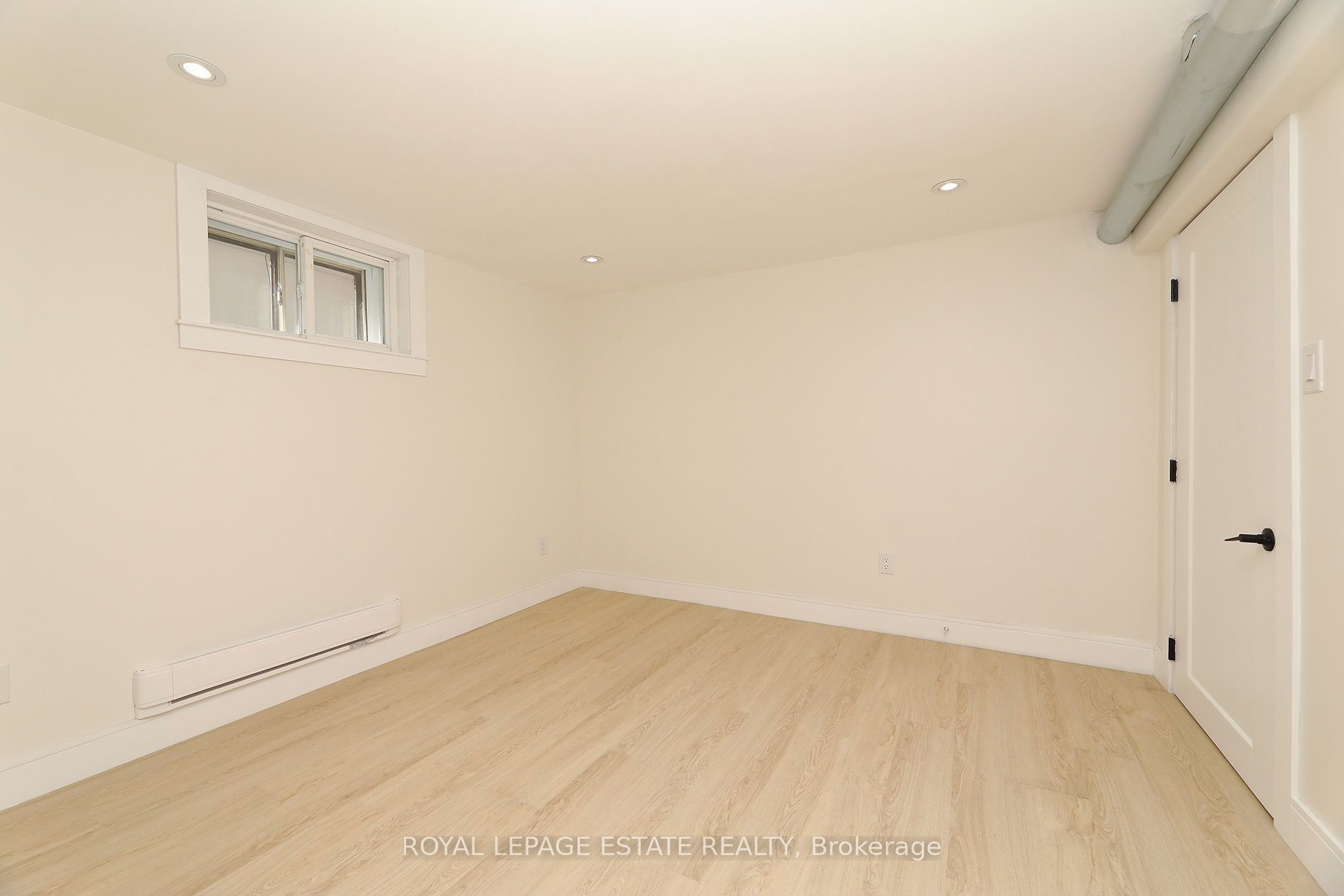 Unit LOWER - 435 Kingston Road, Toronto 4