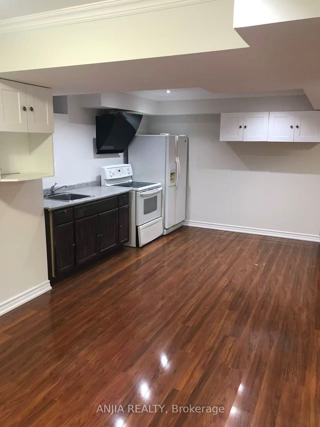 24 Jenmat Drive, Markham 4
