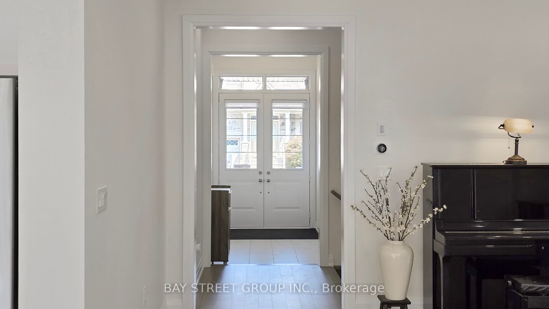 Upper Two Bedrooms - 97 Halldorson Avenue, Aurora 2