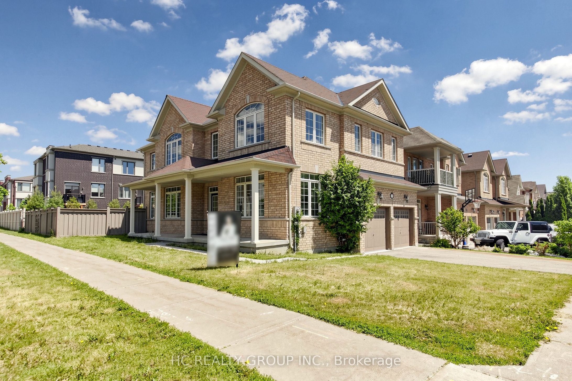 2 Apple Grove Court, Vaughan 3