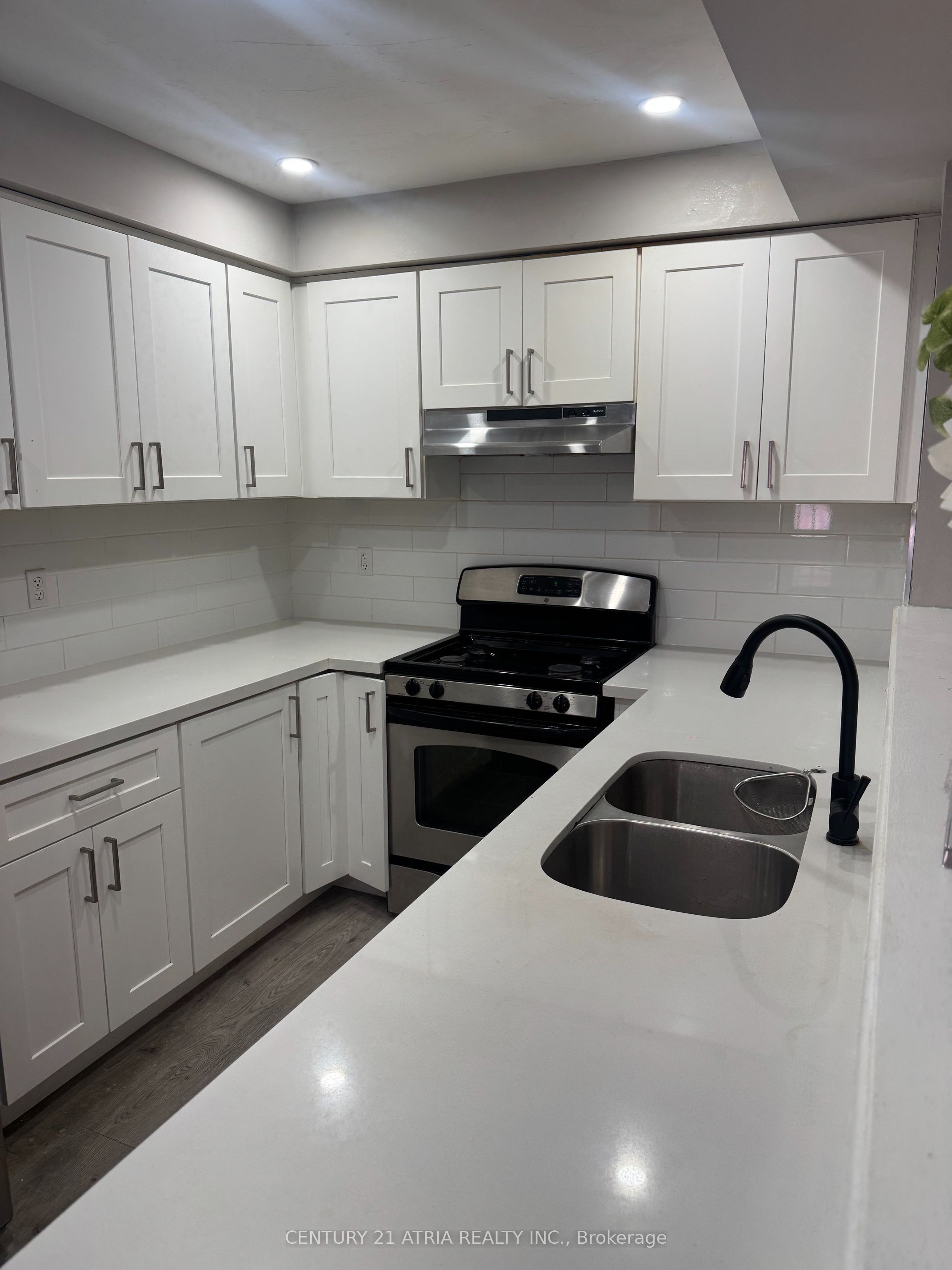 482 Bur Oak Avenue, Markham 2