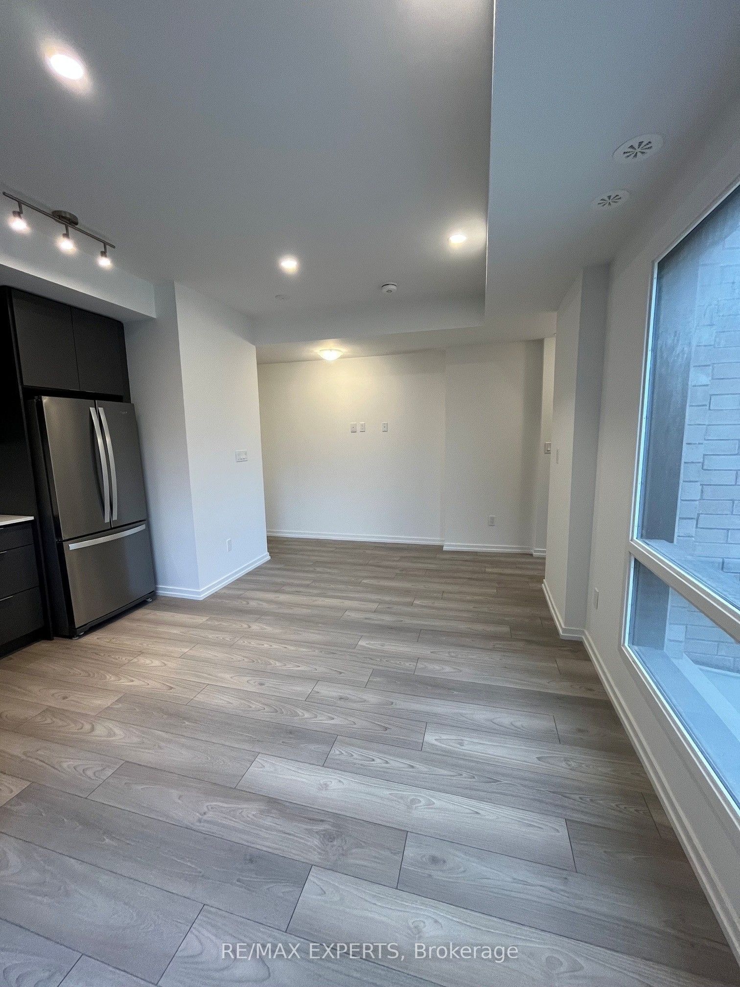 Unit 27 - 14 Lytham Green Circle, Newmarket 5