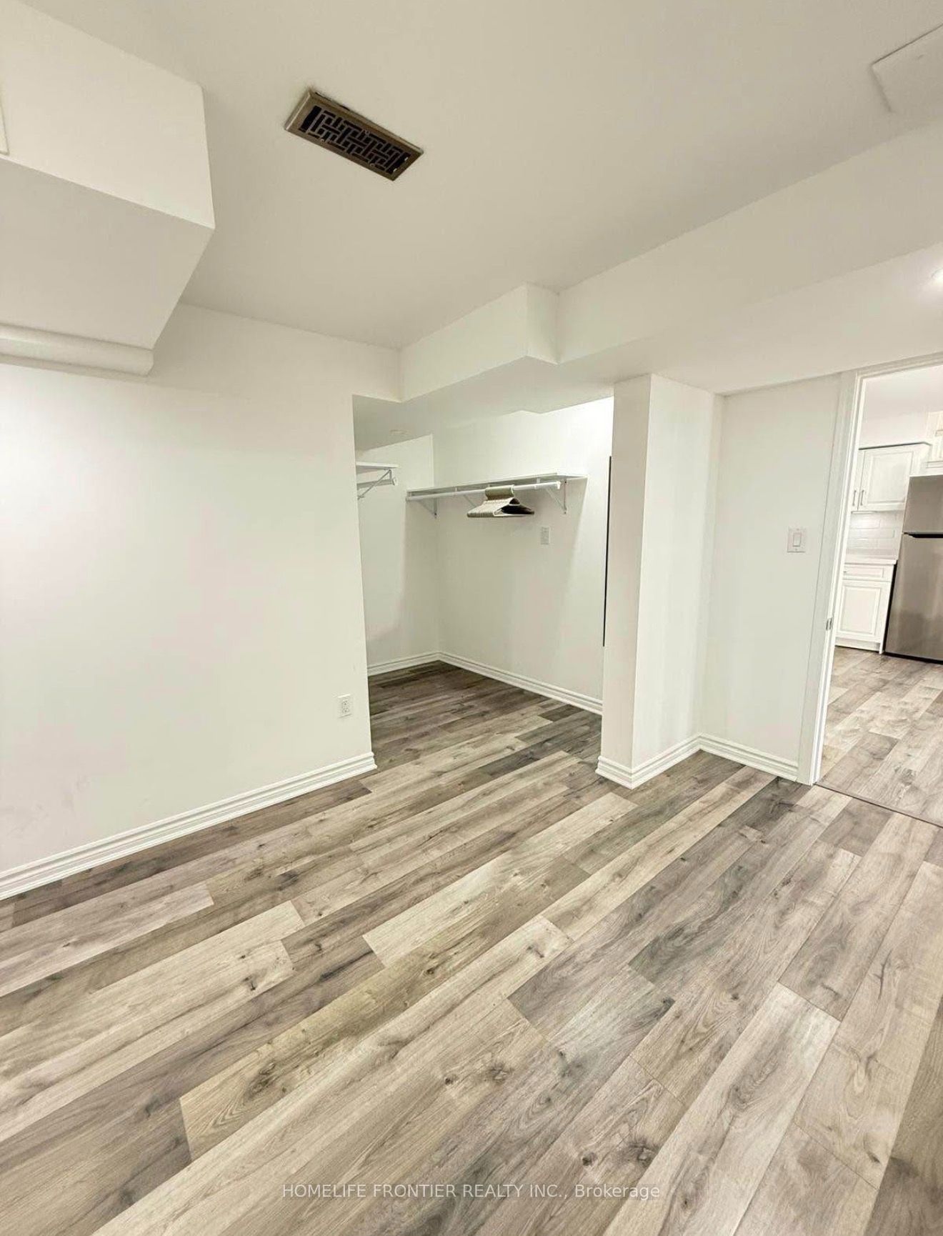 Unit BASEMENT - 586 Sweetwater Crescent, Newmarket 4