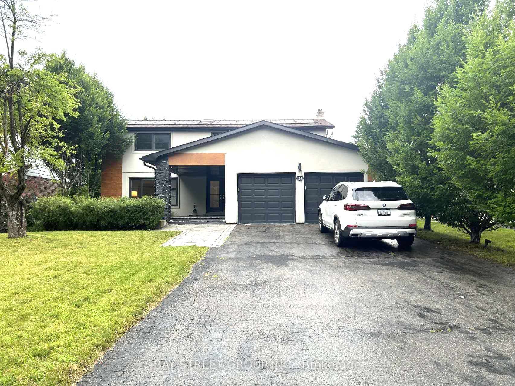 24 Avondale Crescent, Markham 2