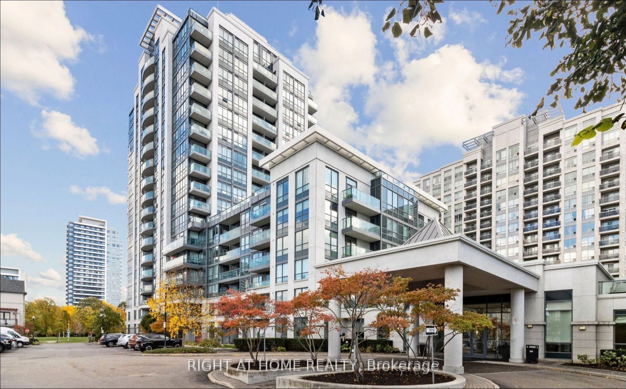 Unit 804 - 20 North Park Road, Vaughan 3