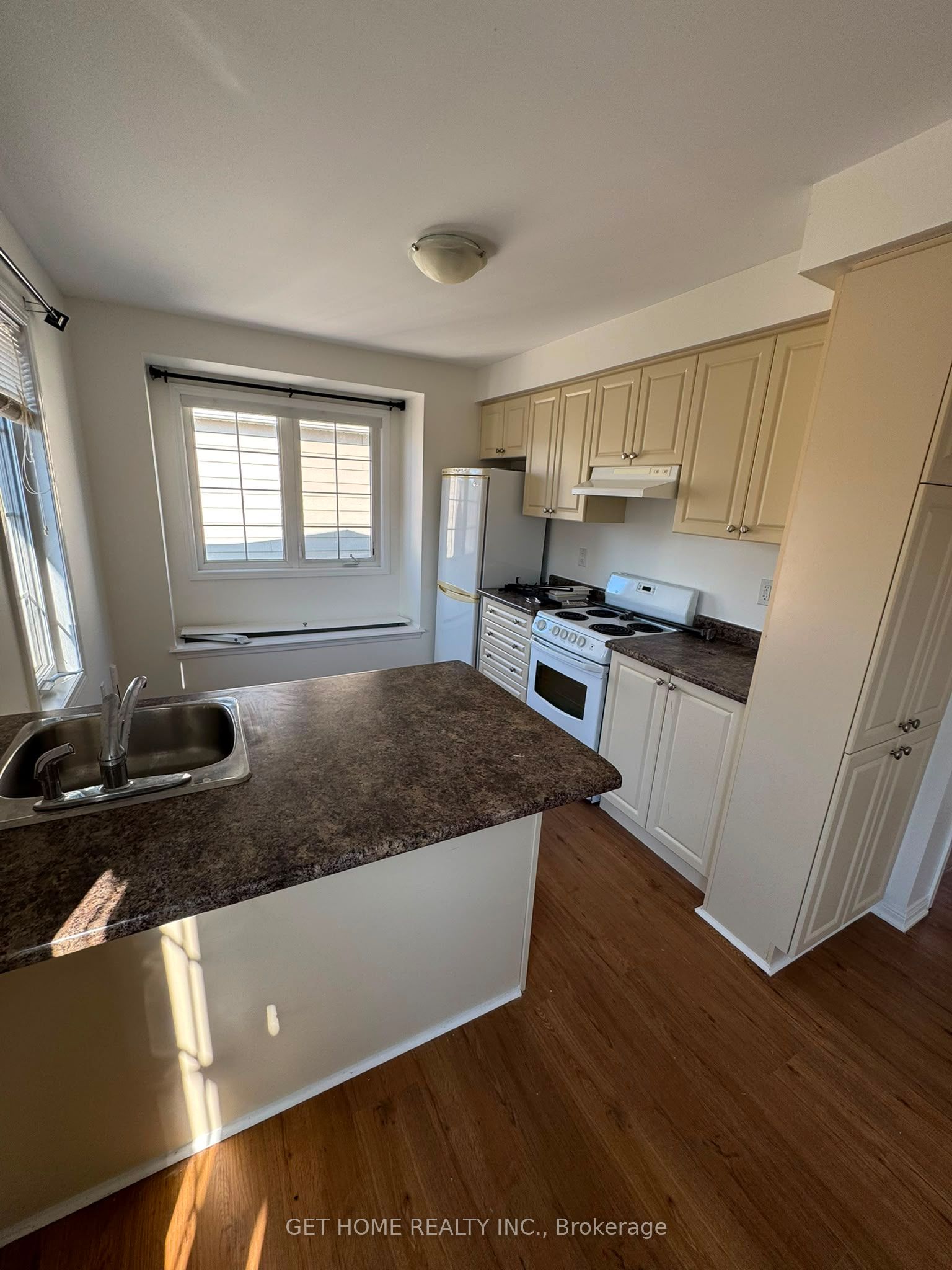 Unit Coach house - 5 Raven Cross Avenue, Markham 5