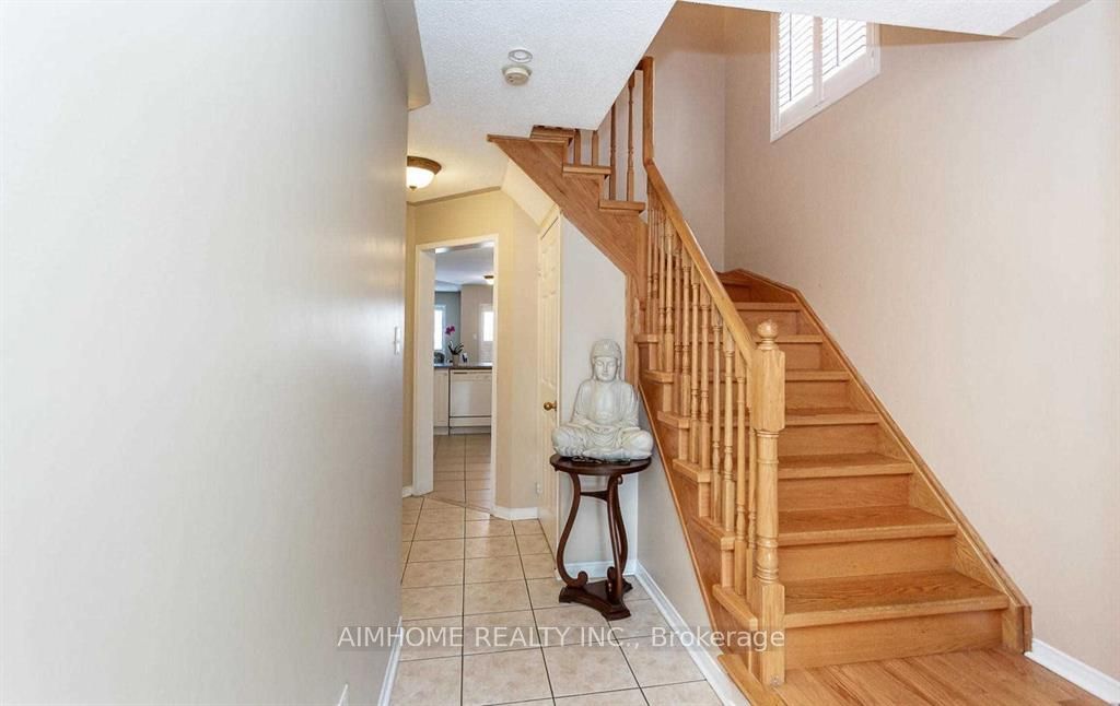 34 Raymond Bartlett Avenue, Markham 3