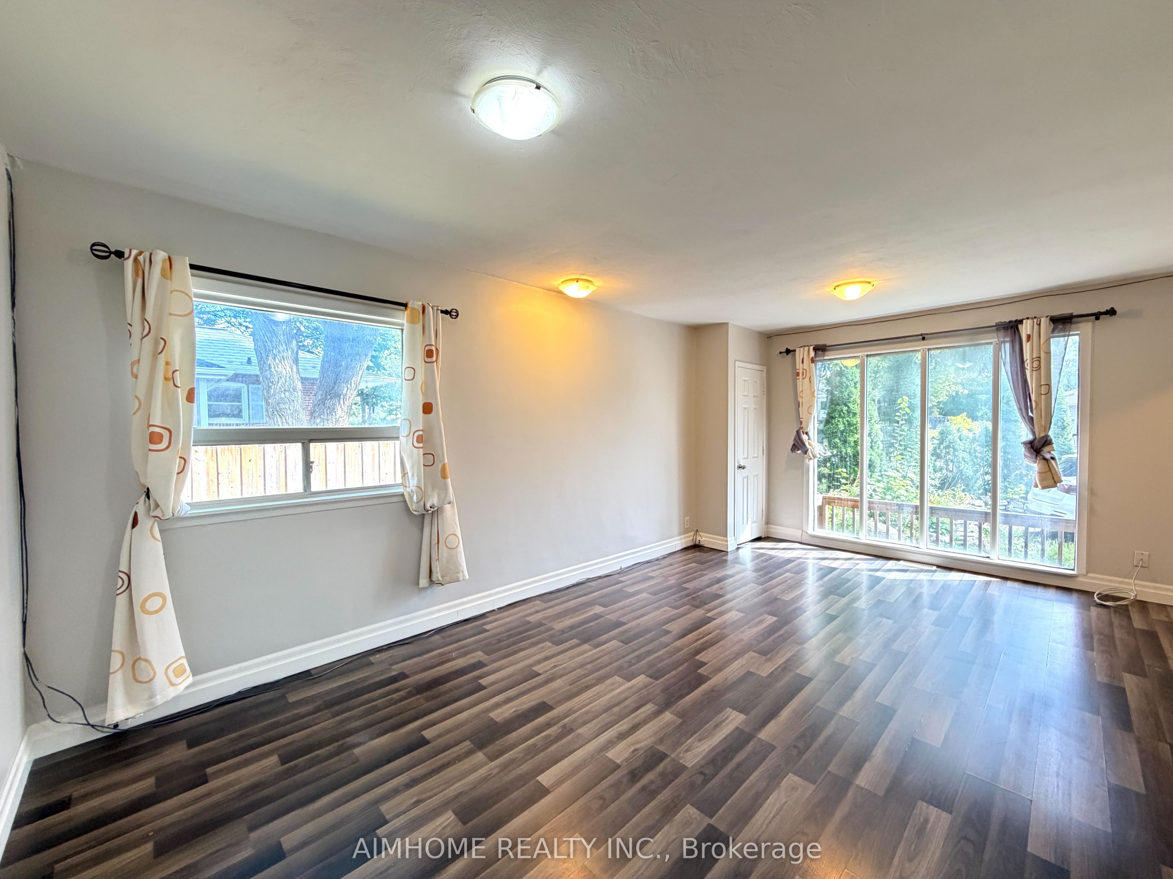 Unit Main - 887 Srigley Street, Newmarket 4