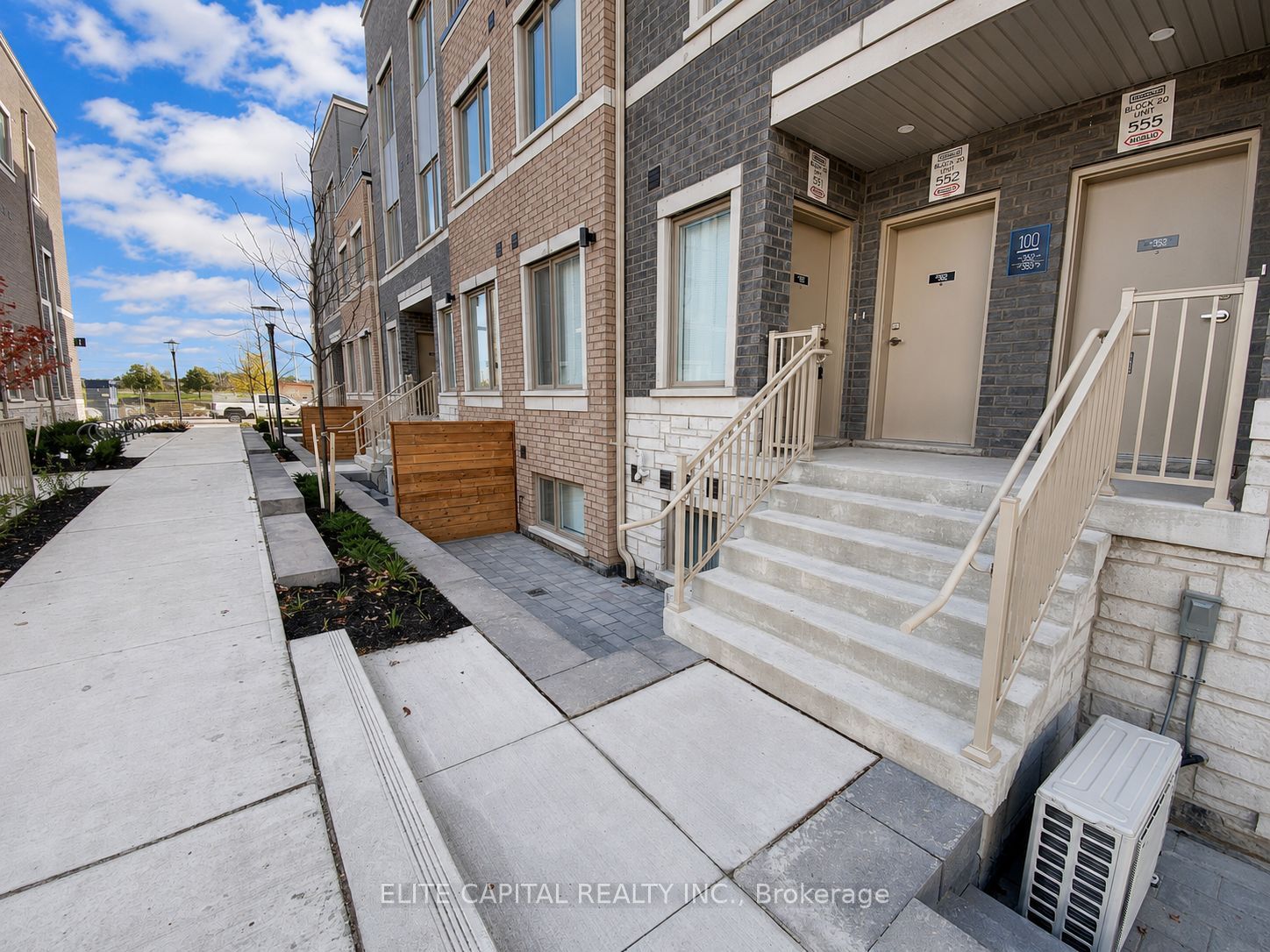 Unit 351 - 100 Honeycrisp Crescent, Vaughan 2