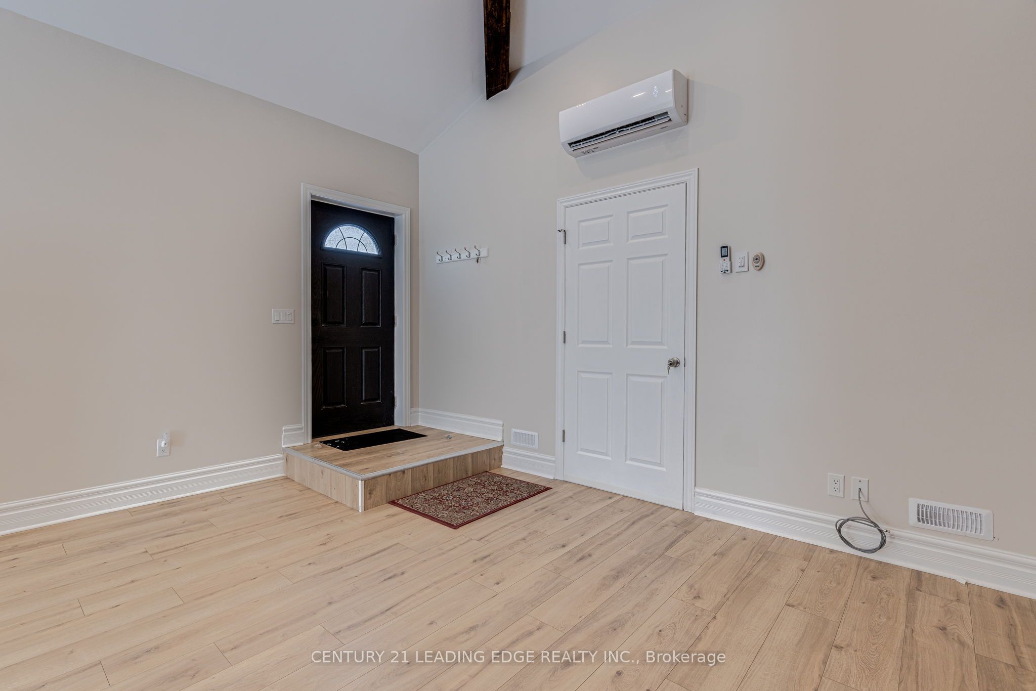 Unit A - 62 BAKER Street, Whitchurch-Stouffville 3