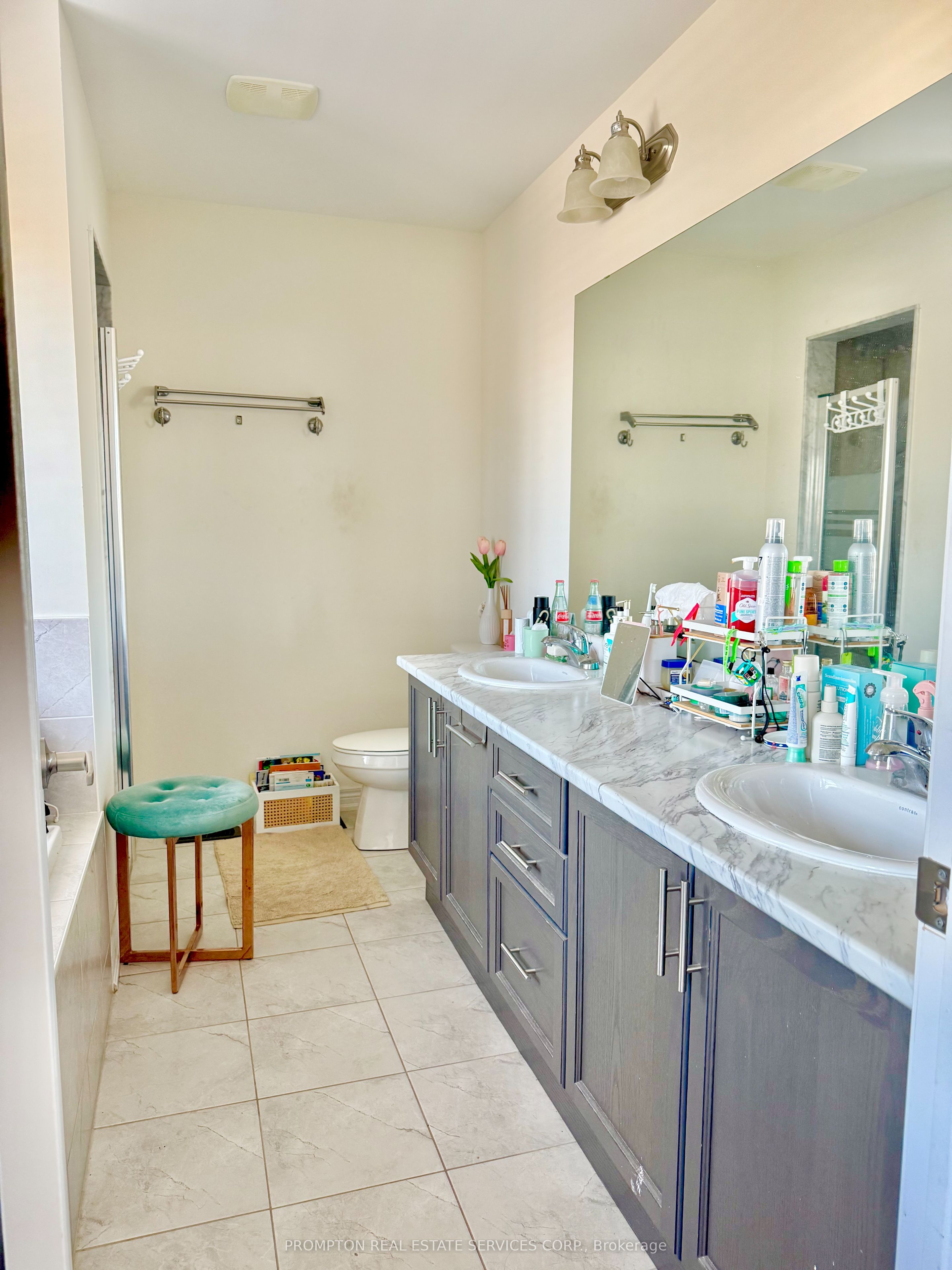 Unit Master Bedroom - 33 Berryman Lane, Markham 3