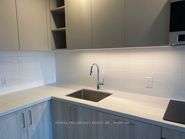 Unit 1404 - 21 Meadowvale Road, Vaughan 4