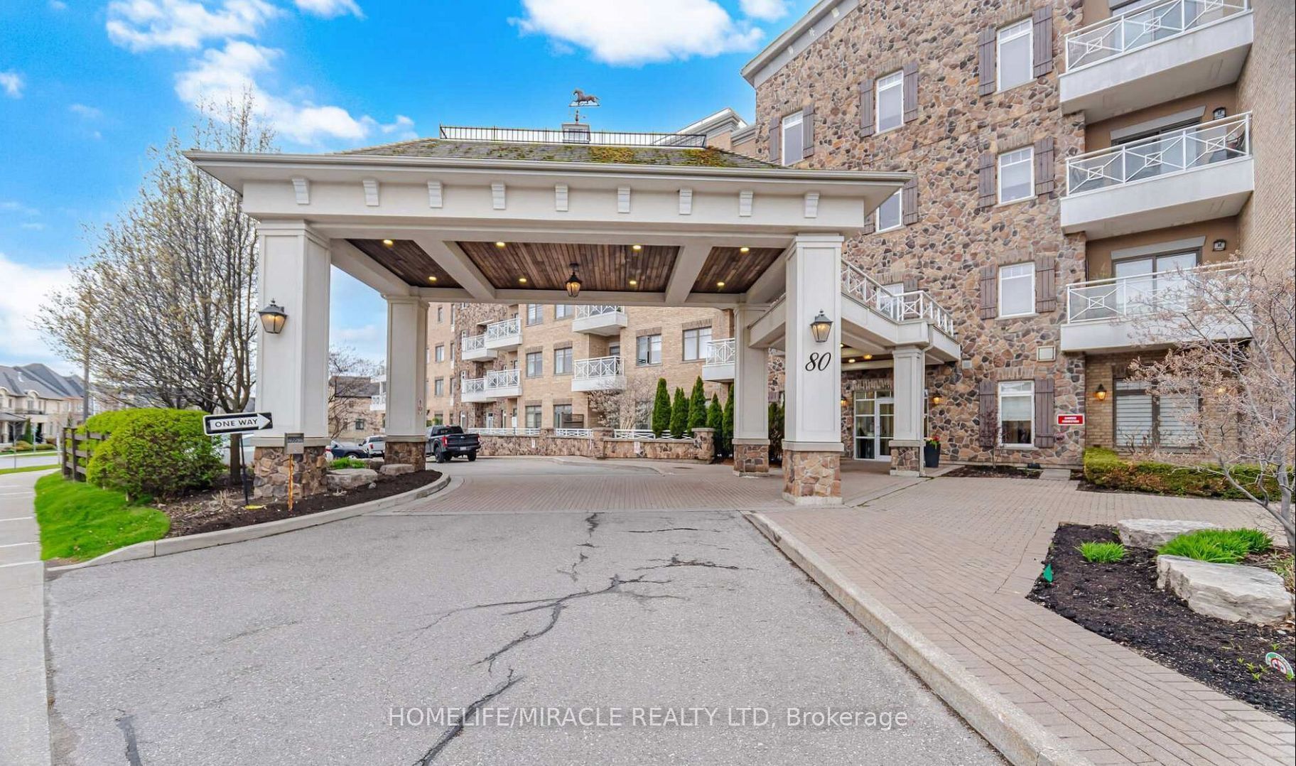 Unit 425 - 80 Burns Boulevard, King 1