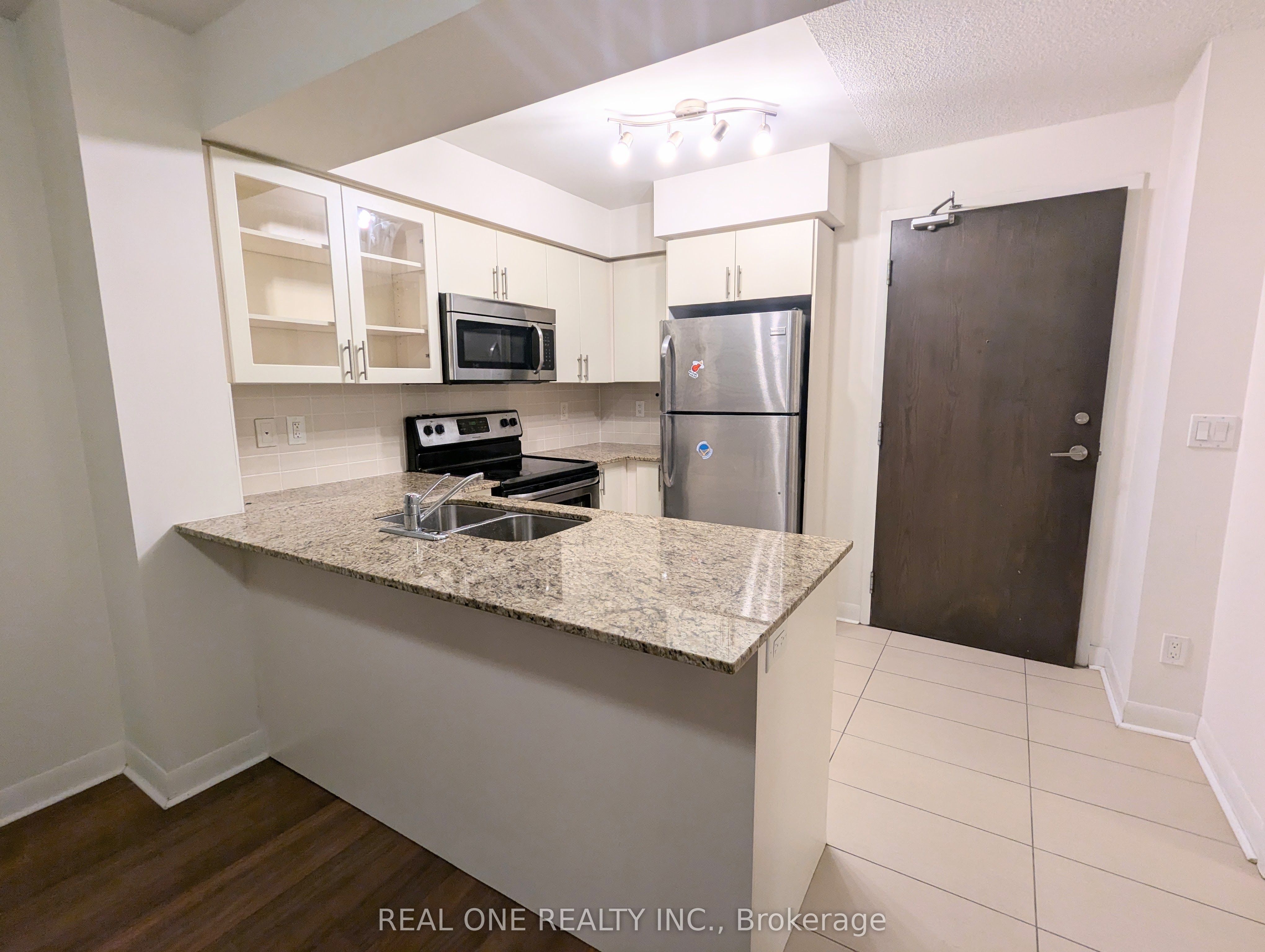 Unit 621 - 75 Norman Bethune Avenue, Richmond Hill 3