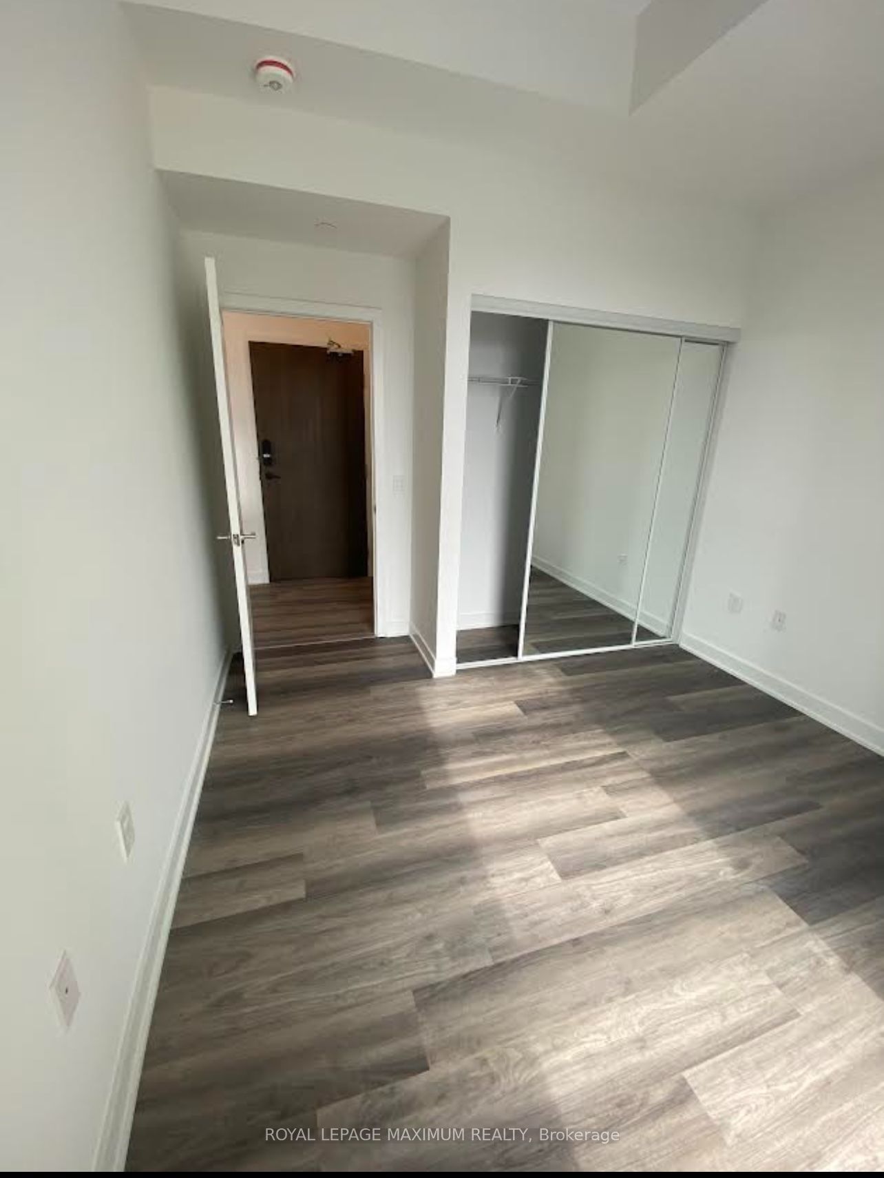 Unit 1012 - 100 Eagle Rock Way, Vaughan 4