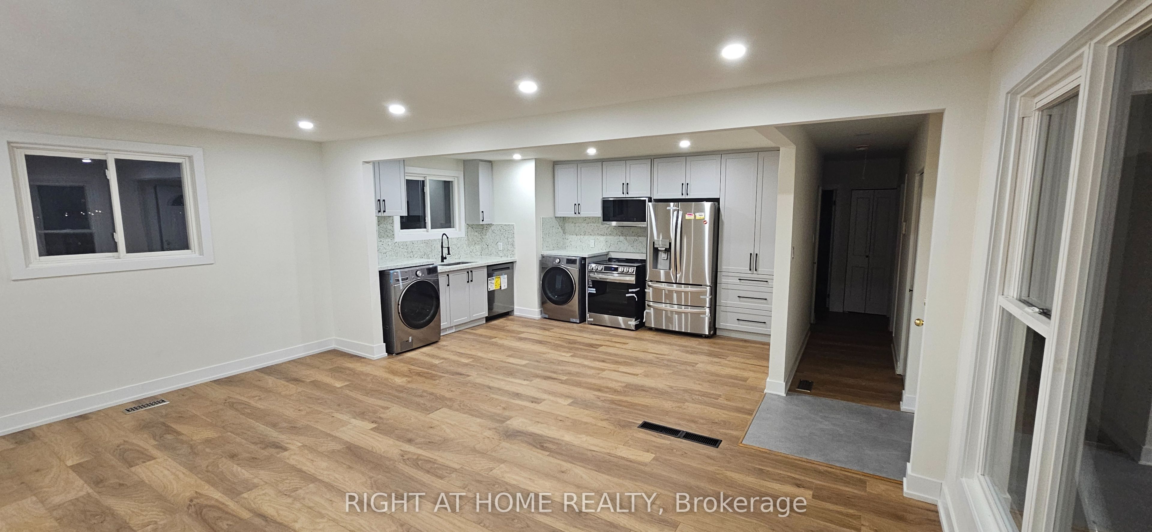 Unit Main Floor - 38 Jasper Drive, Aurora 2