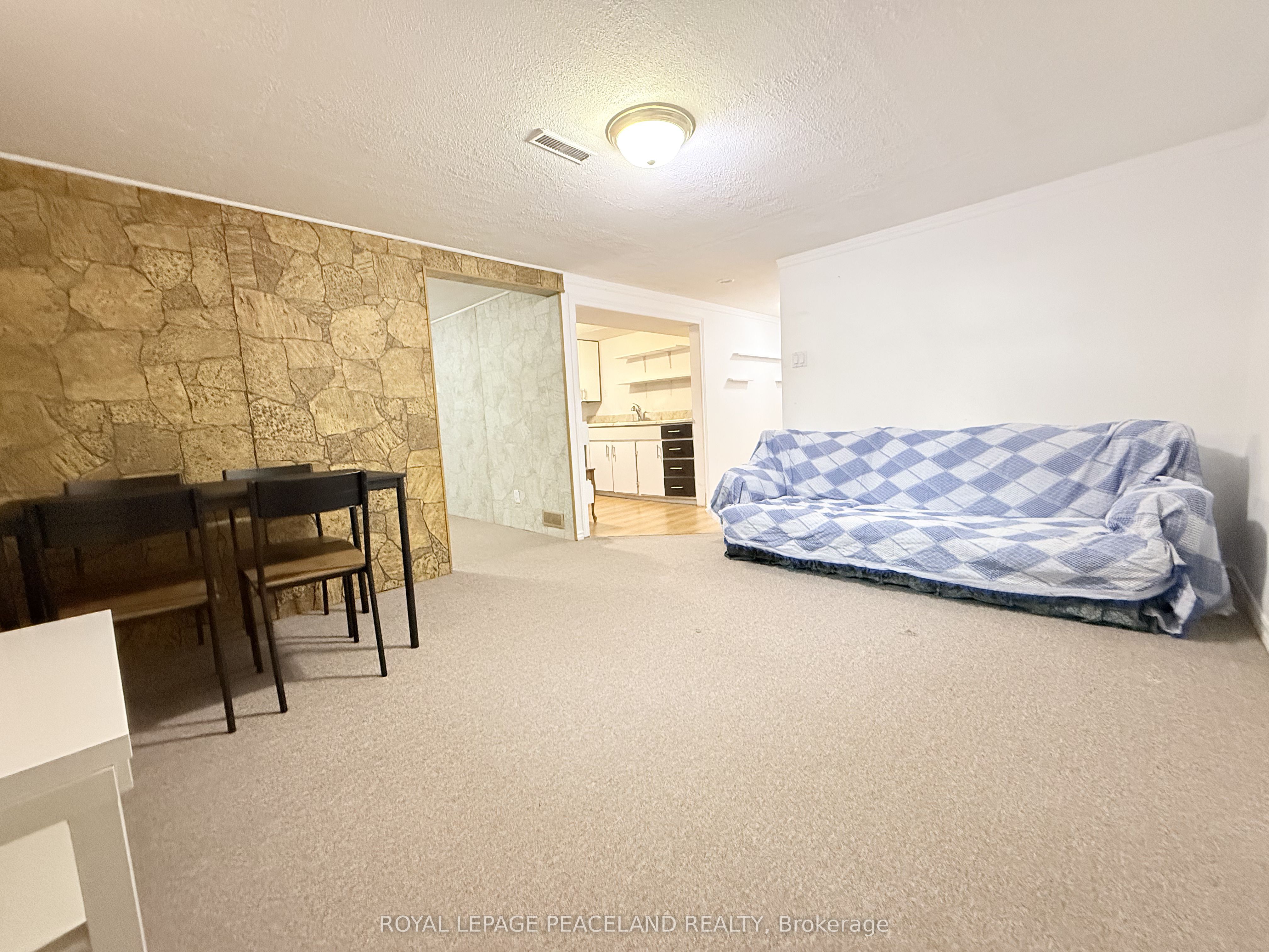 Unit Basement - 230 Axminster Drive, Richmond Hill 4