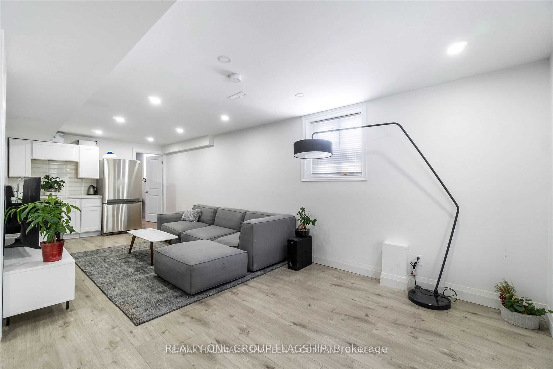 355 Carruthers Avenue, Newmarket 3