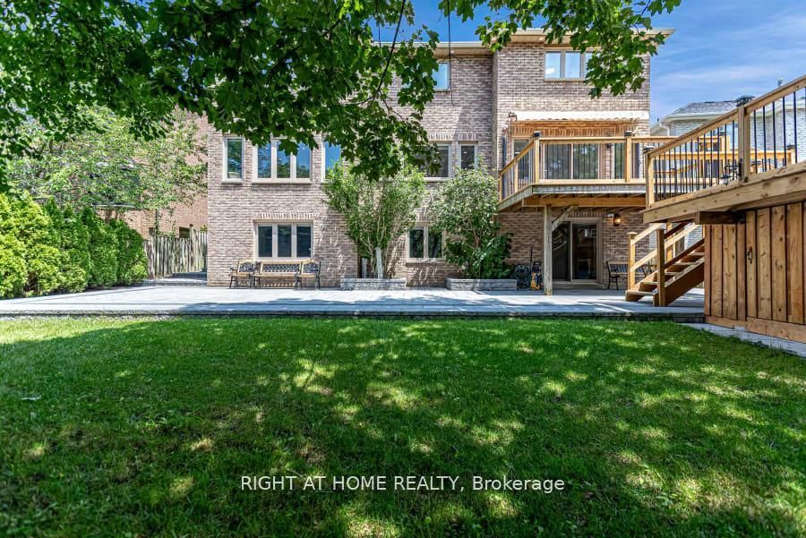 35 Harmony Hill Crescent, Richmond Hill 3