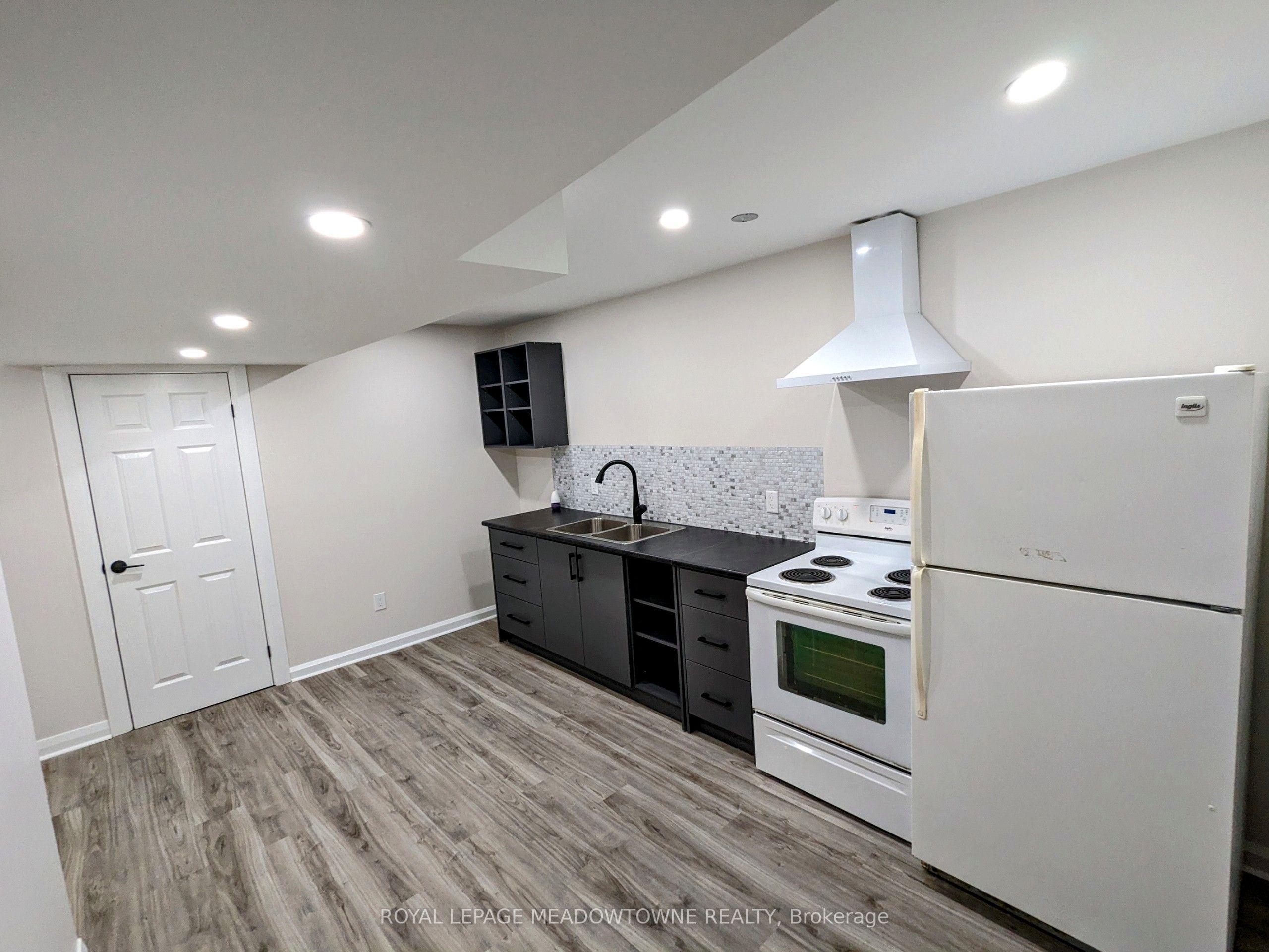 Unit B - 737 Botany Hill Crescent, Newmarket 4