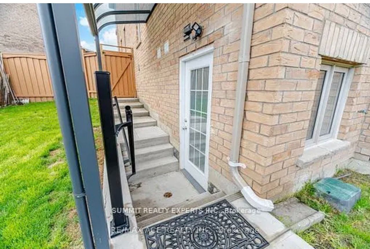 Unit Bsmt - 146 Beaconsfield Drive, Vaughan 3