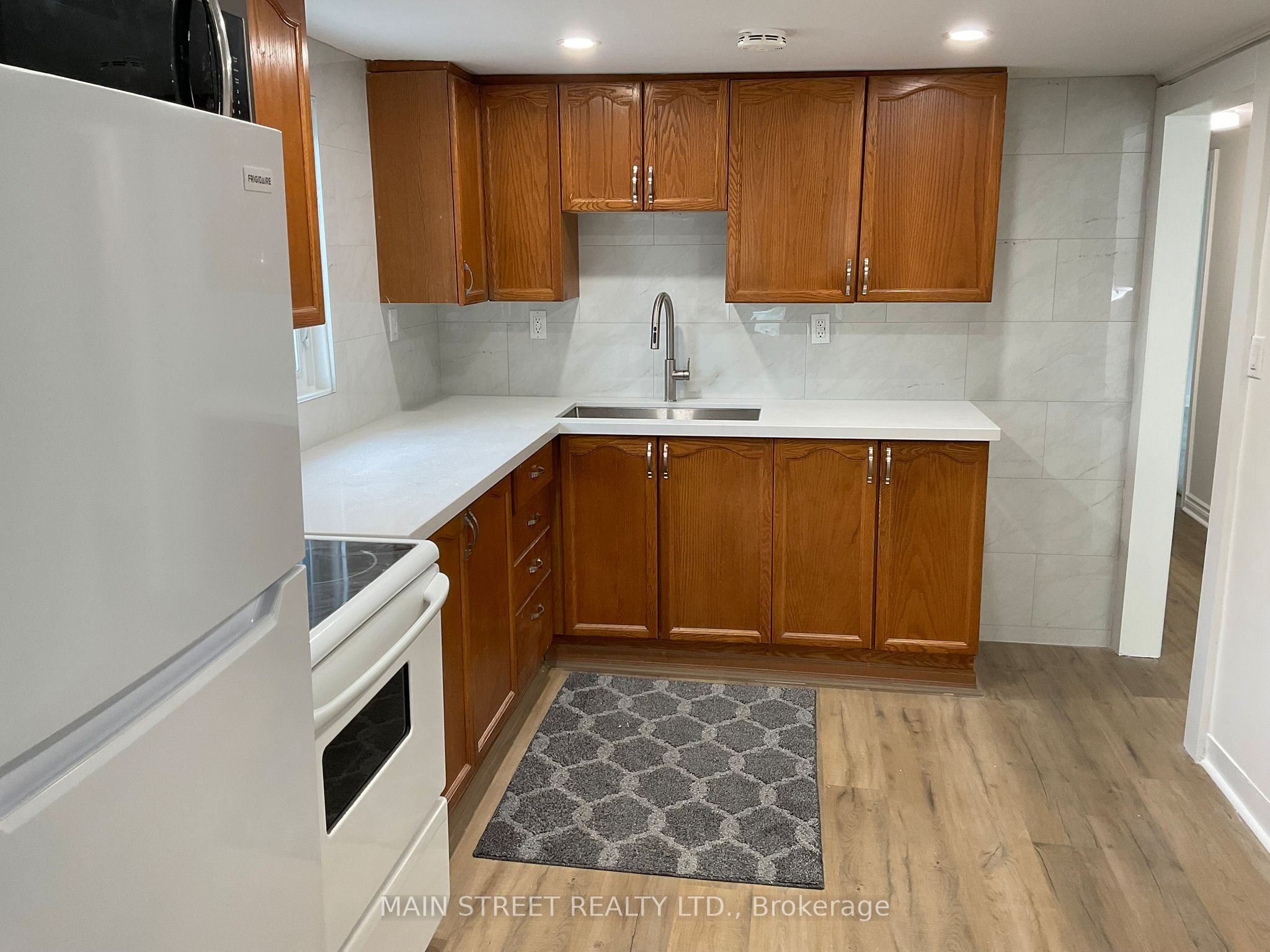 Unit UPPER - 161 CHARLOTTE Street, Newmarket 3