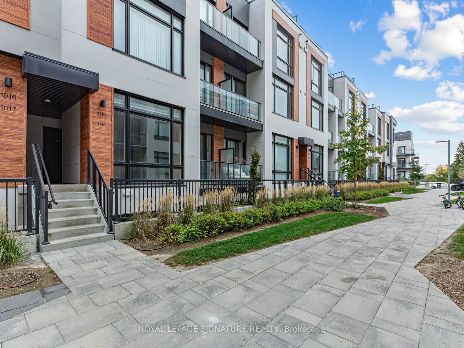 Unit 1014 - 14 David Eyer Road, Richmond Hill 3