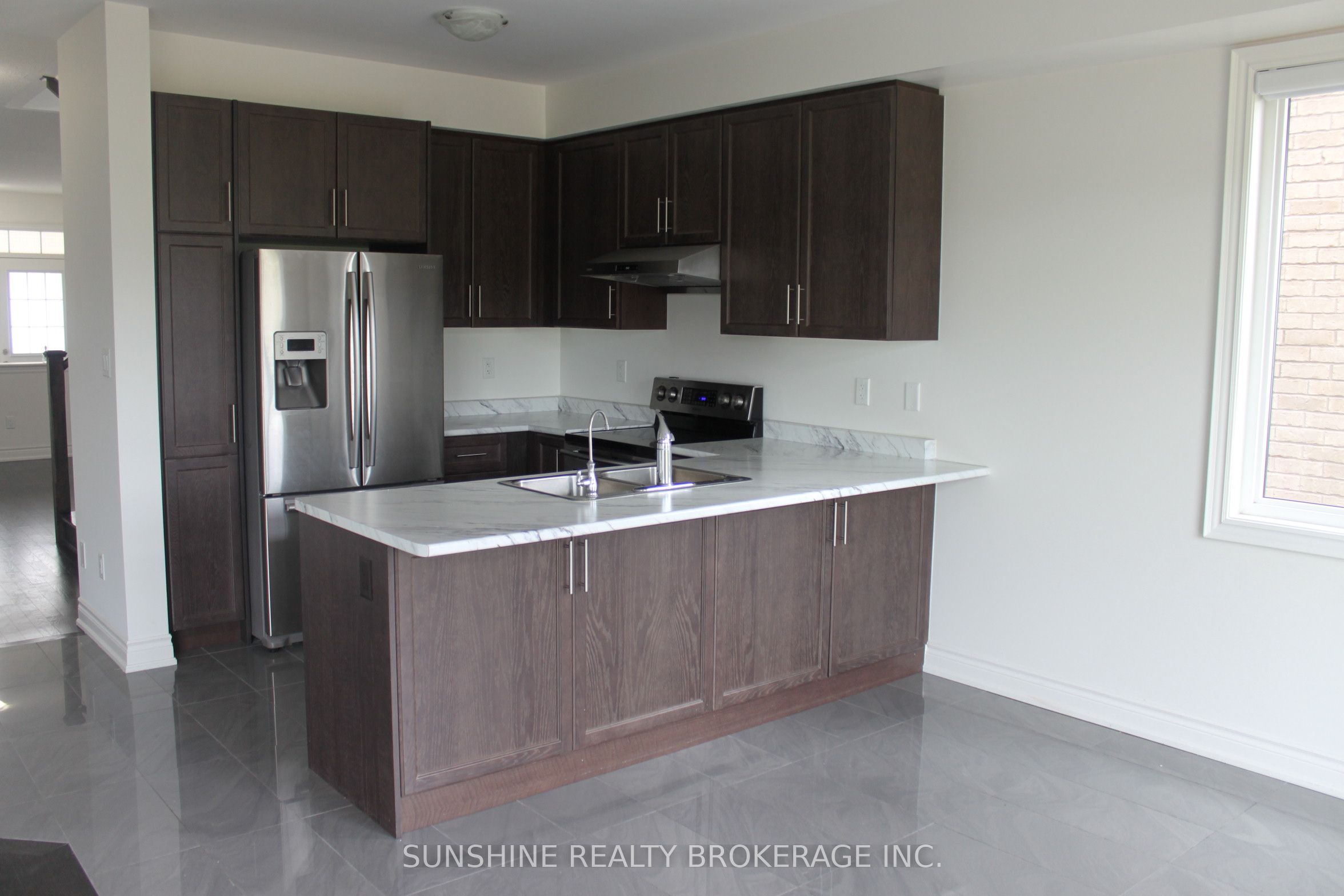 24 Festival Court, East Gwillimbury 4
