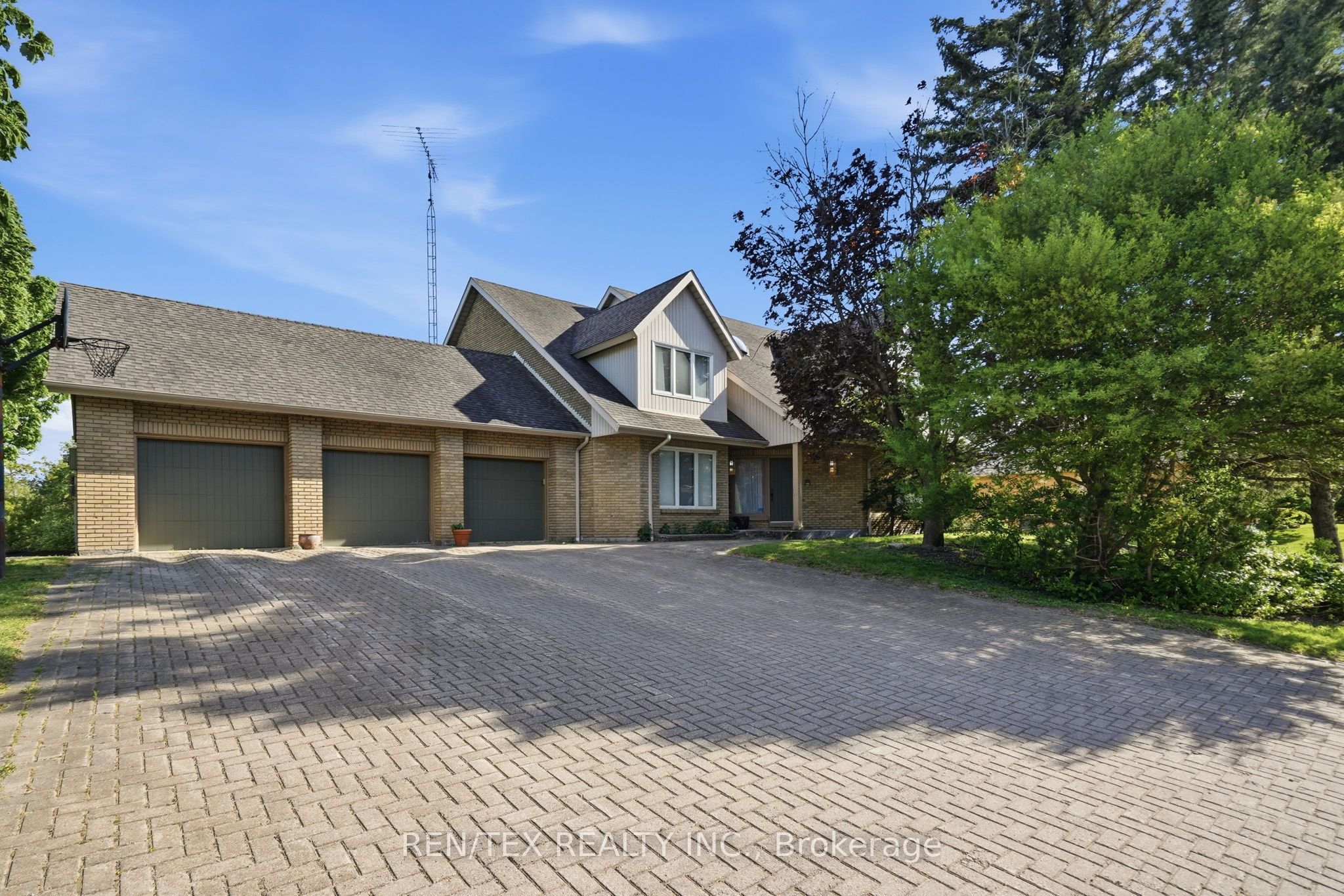 18 Curtis Crescent, King 1
