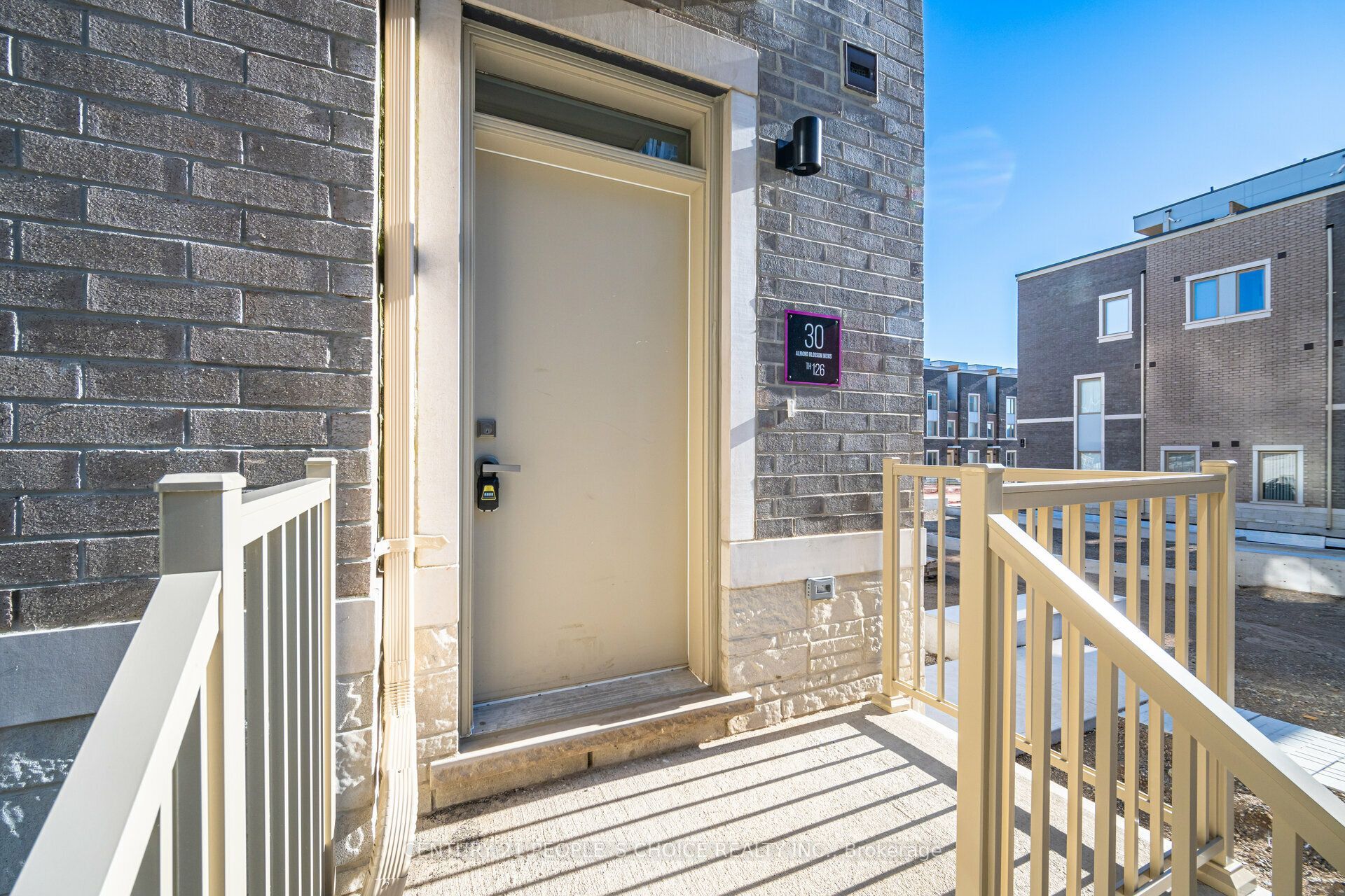 Unit 126 - 30 Almond Blossom Mews, Vaughan 3