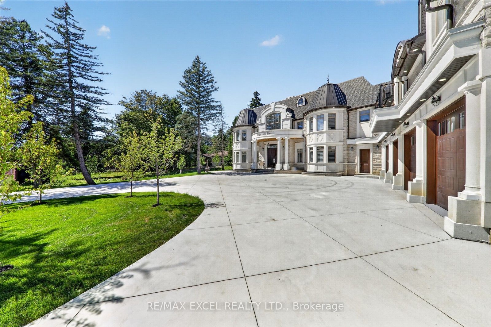 28 Personna Boulevard, Markham 4