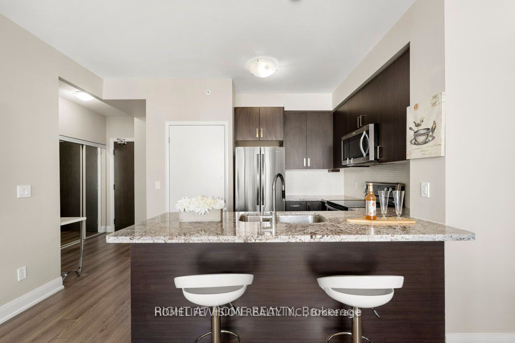 Unit 2505 - 2900 HWY 7, Vaughan 4