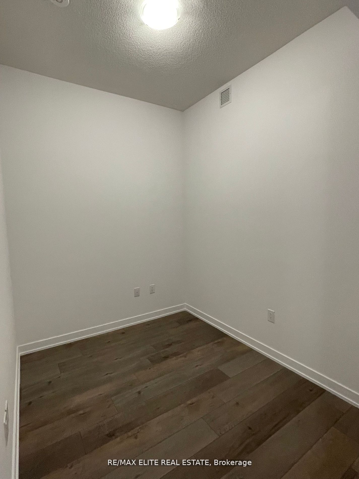 Unit 510 - 60 Honeycrisp Crescent, Vaughan 5