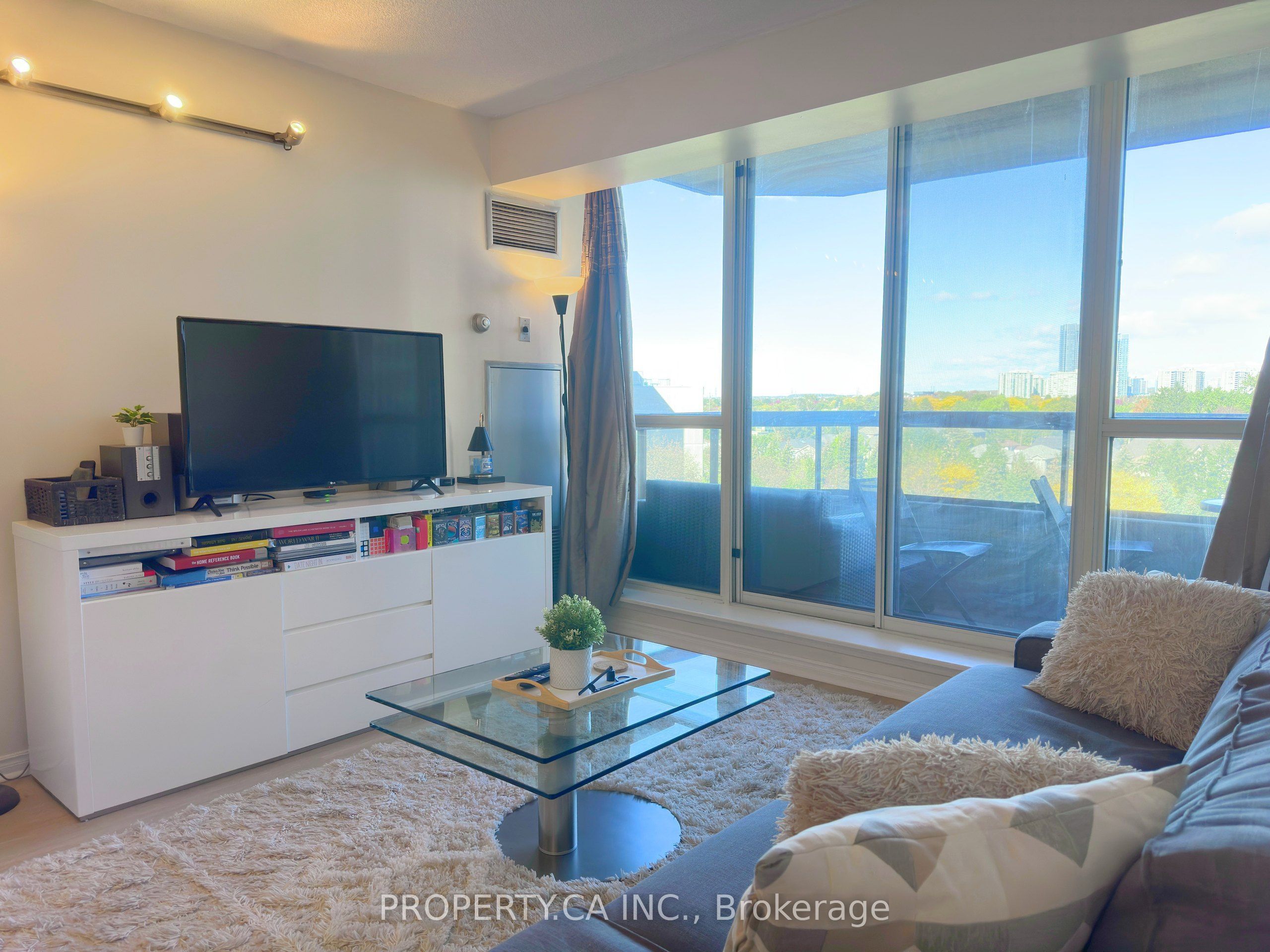 Unit 701 - 91 Townsgate Drive, Vaughan 2