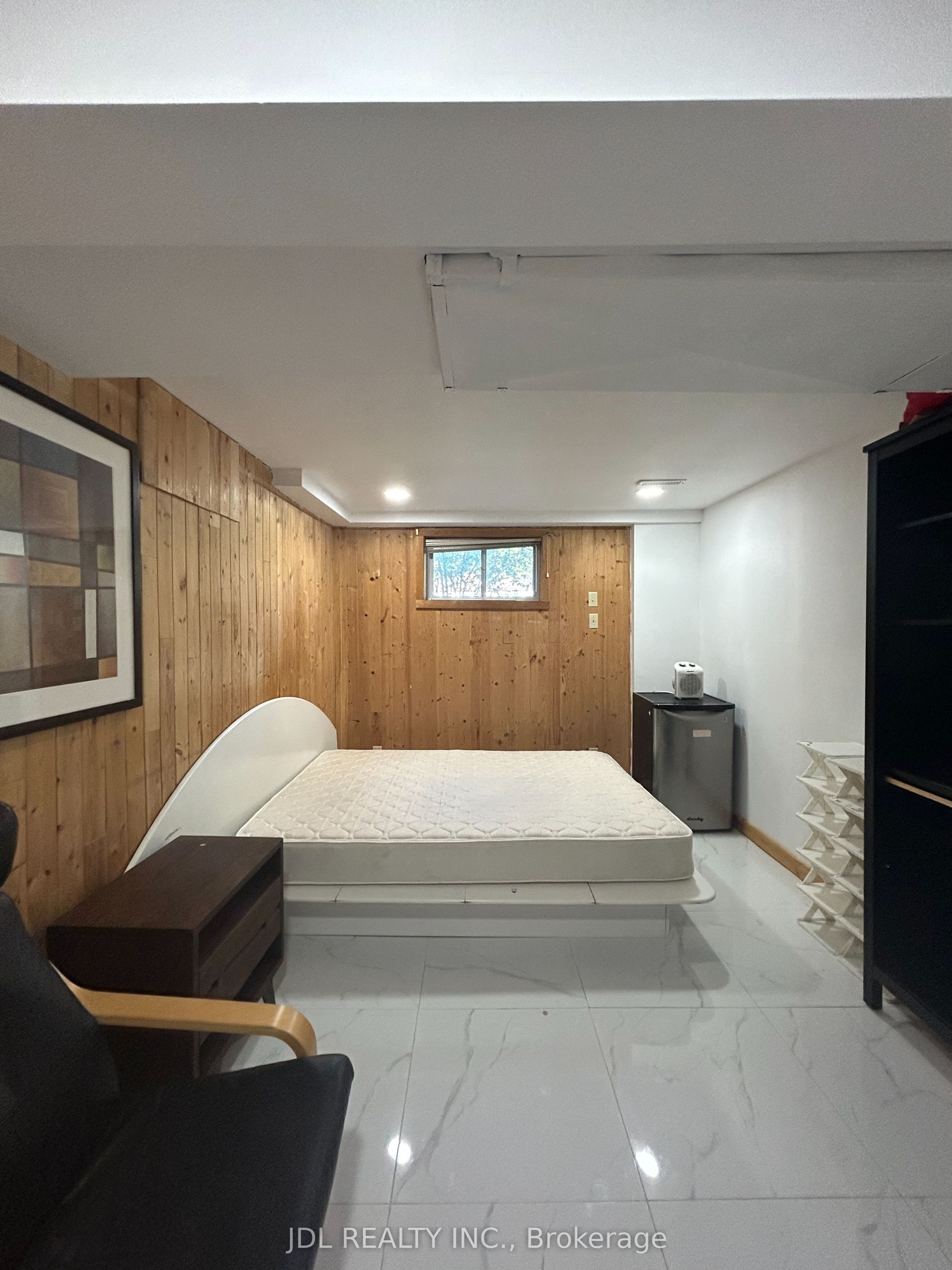 Unit Bedroom A bsmt - 110 Robinson Street, Markham 3