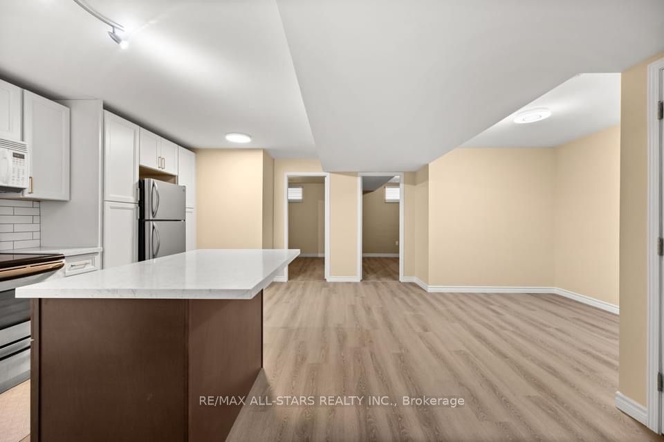 Unit Basement - 4 Smith Street, Bradford West Gwillimbury 4