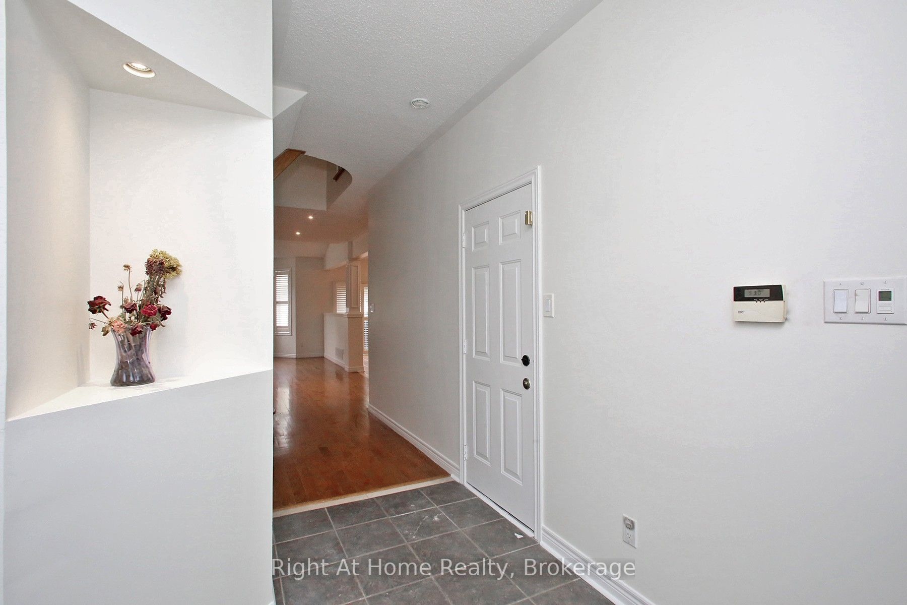 Unit Upper - 181 Fairlane Crescent, Vaughan 4